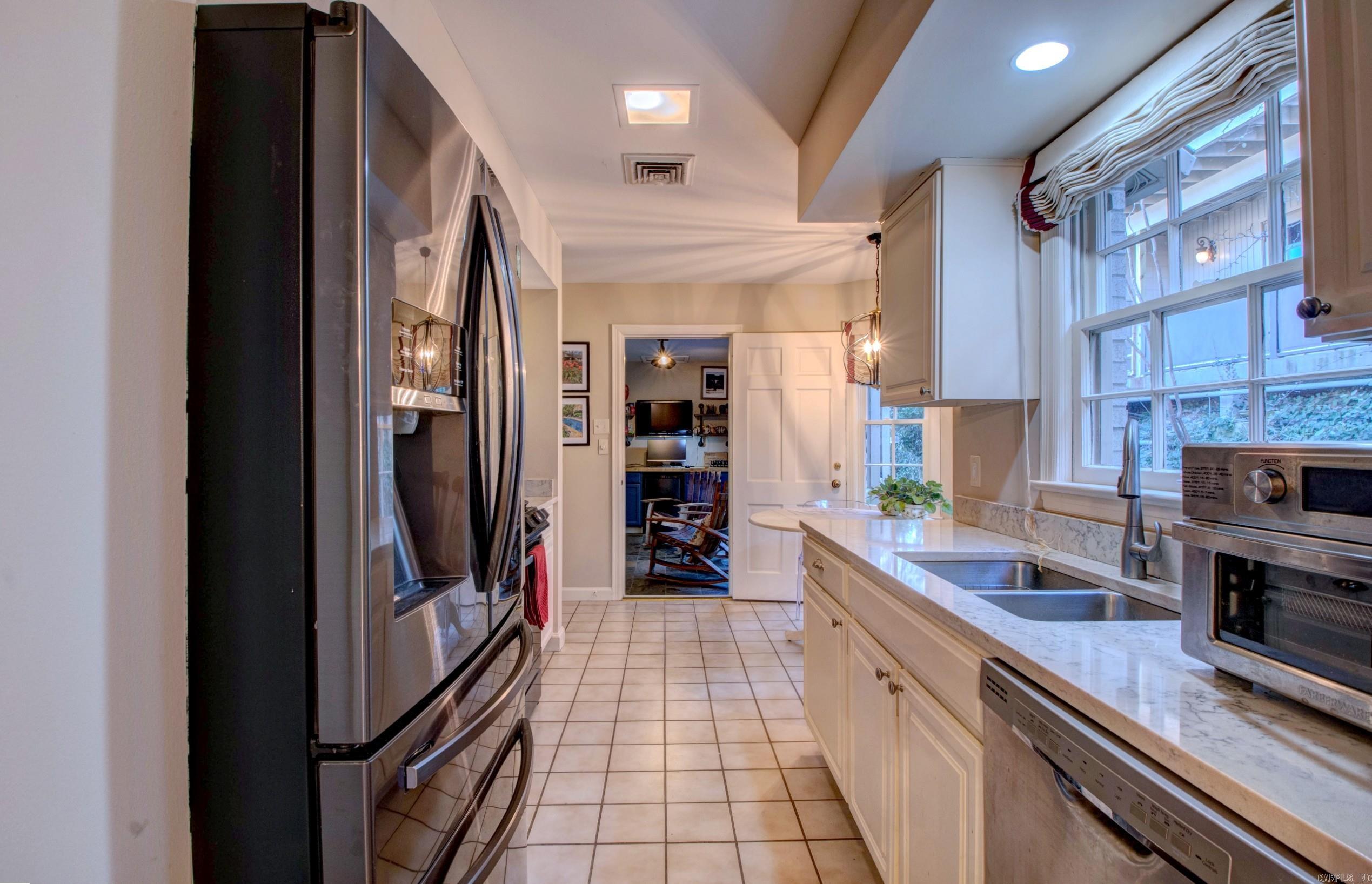 3901 Cedar Hill Road, #16