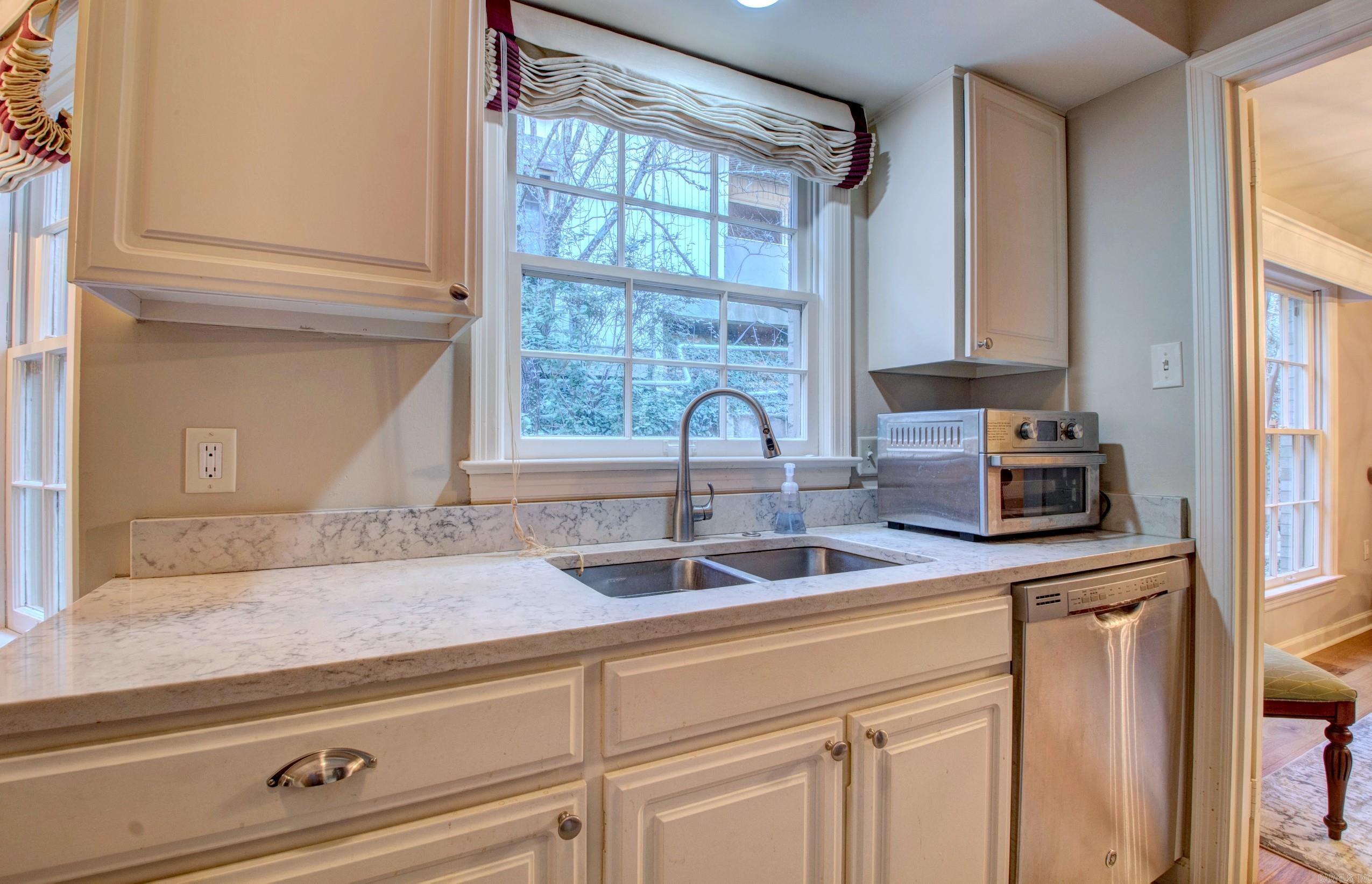 3901 Cedar Hill Road, #16