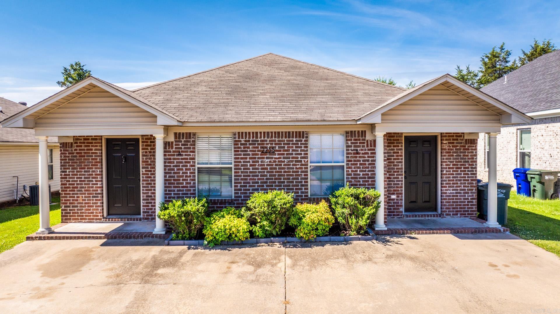 2125-2235 Rosemary