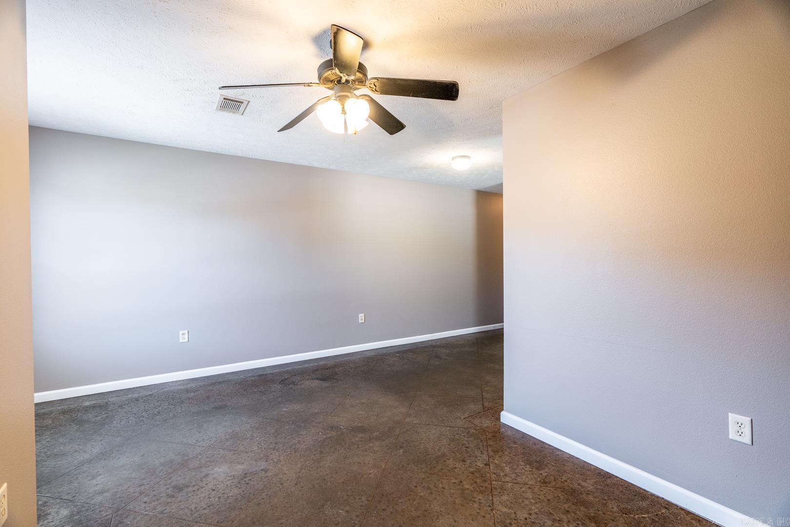 2125-2235 Rosemary