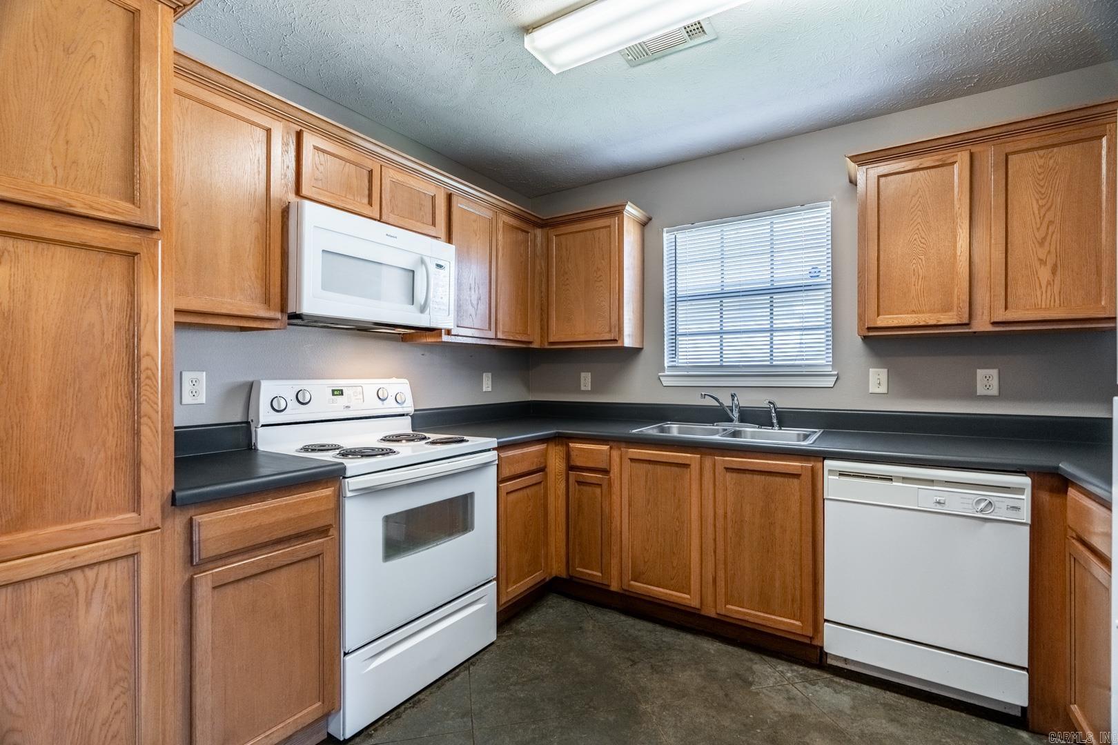 2125-2235 Rosemary