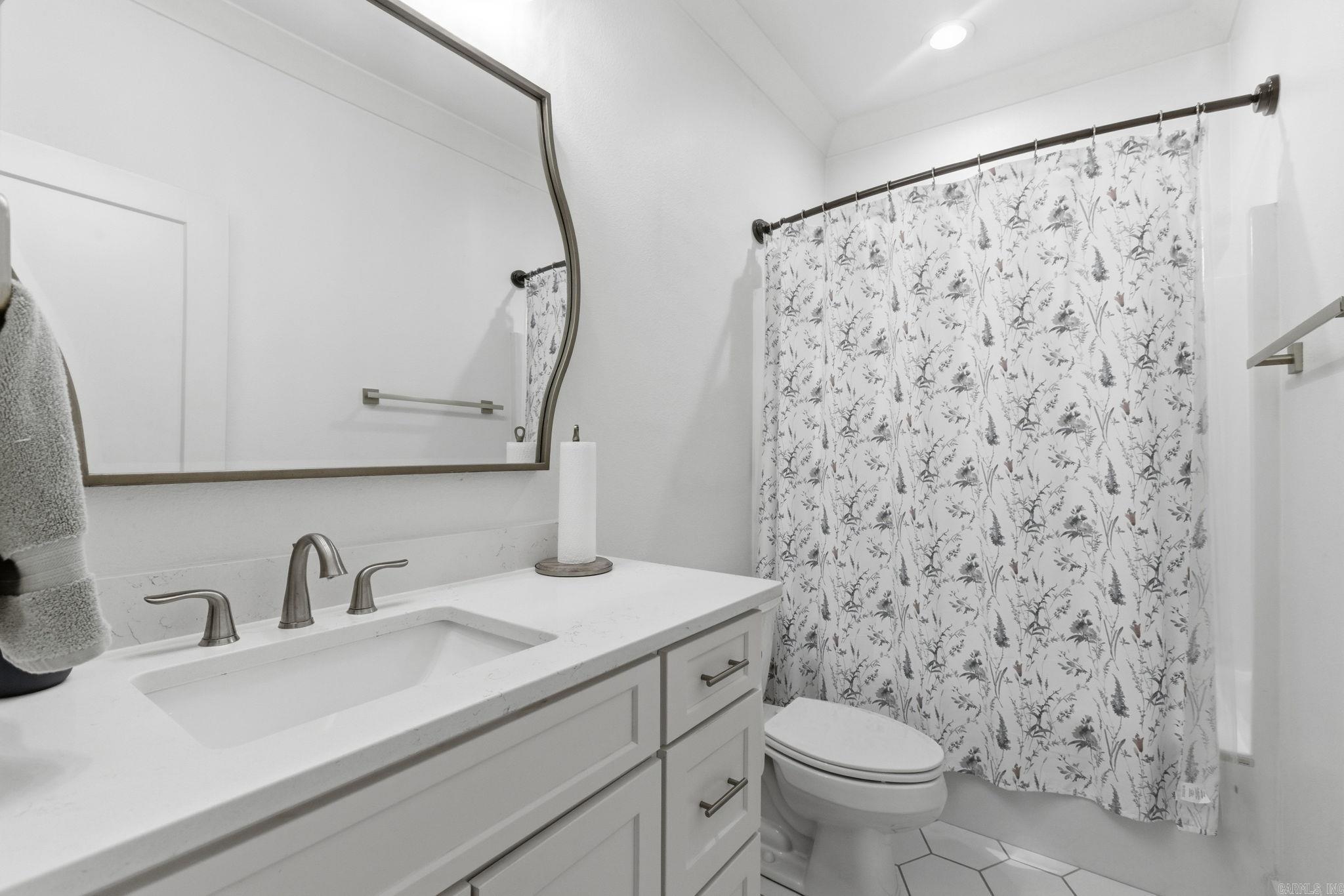 877 Belle Grove Loop