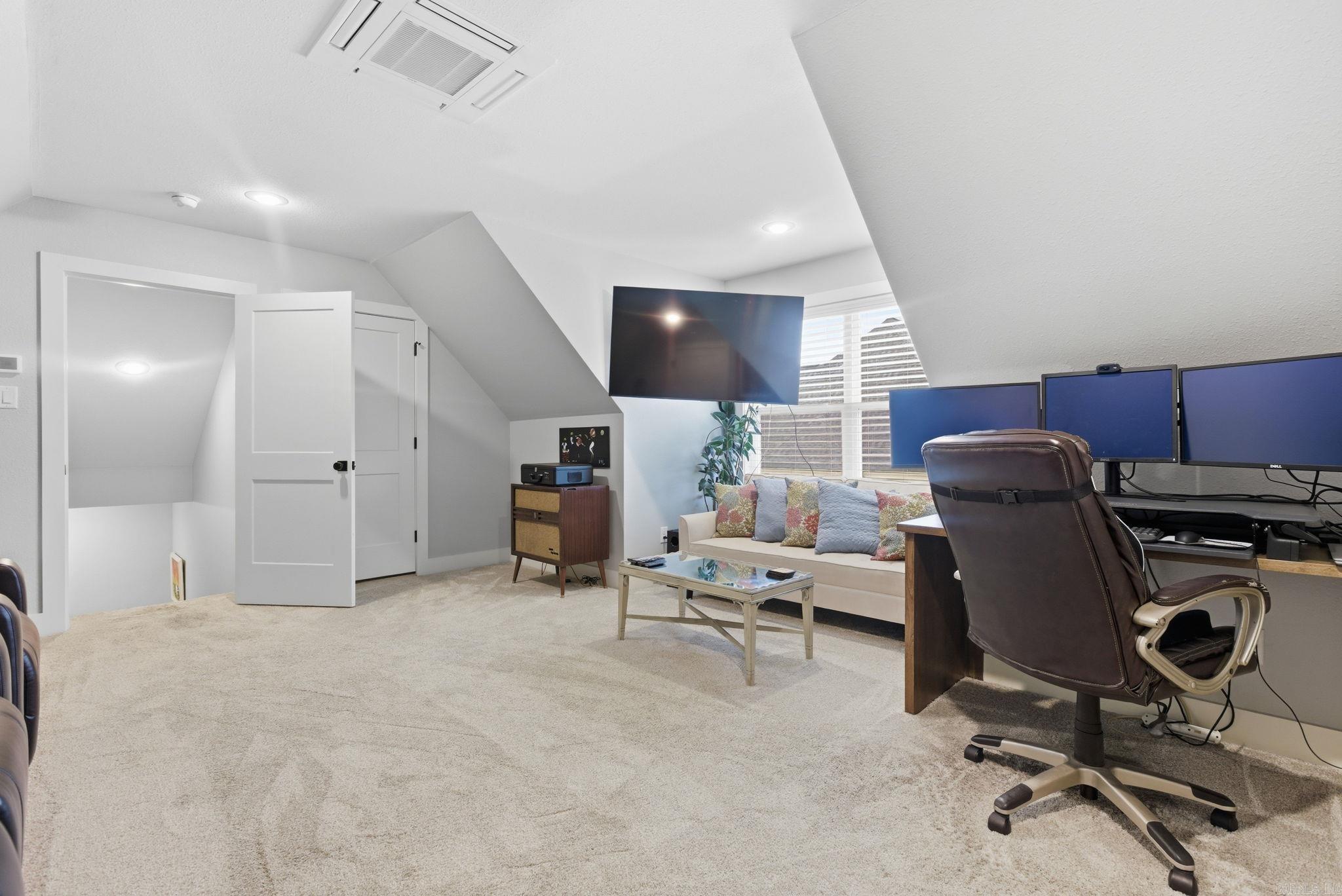 877 Belle Grove Loop