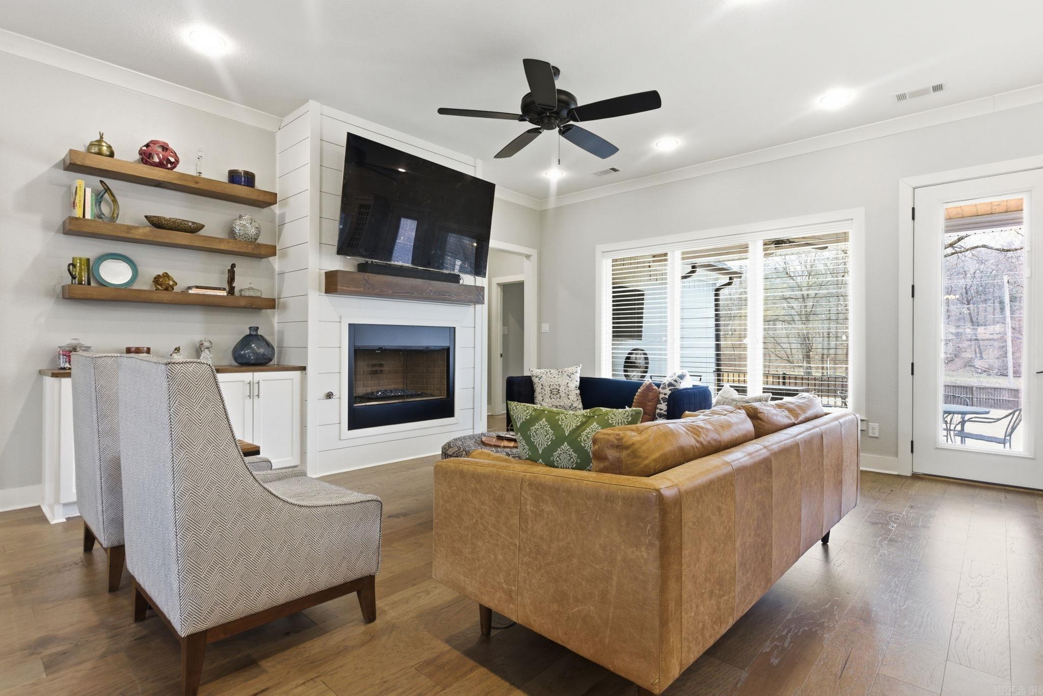 877 Belle Grove Loop