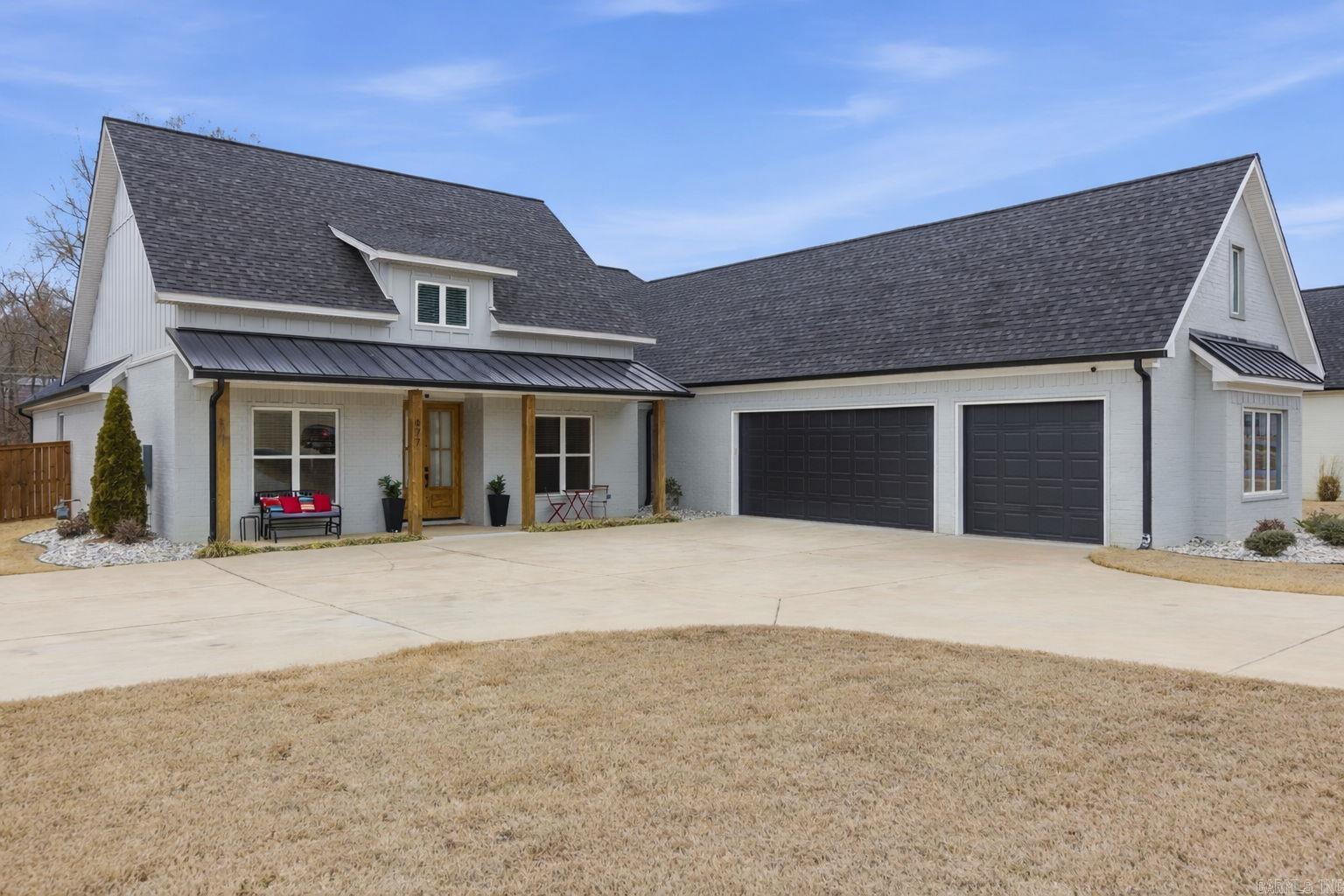 877 Belle Grove Loop