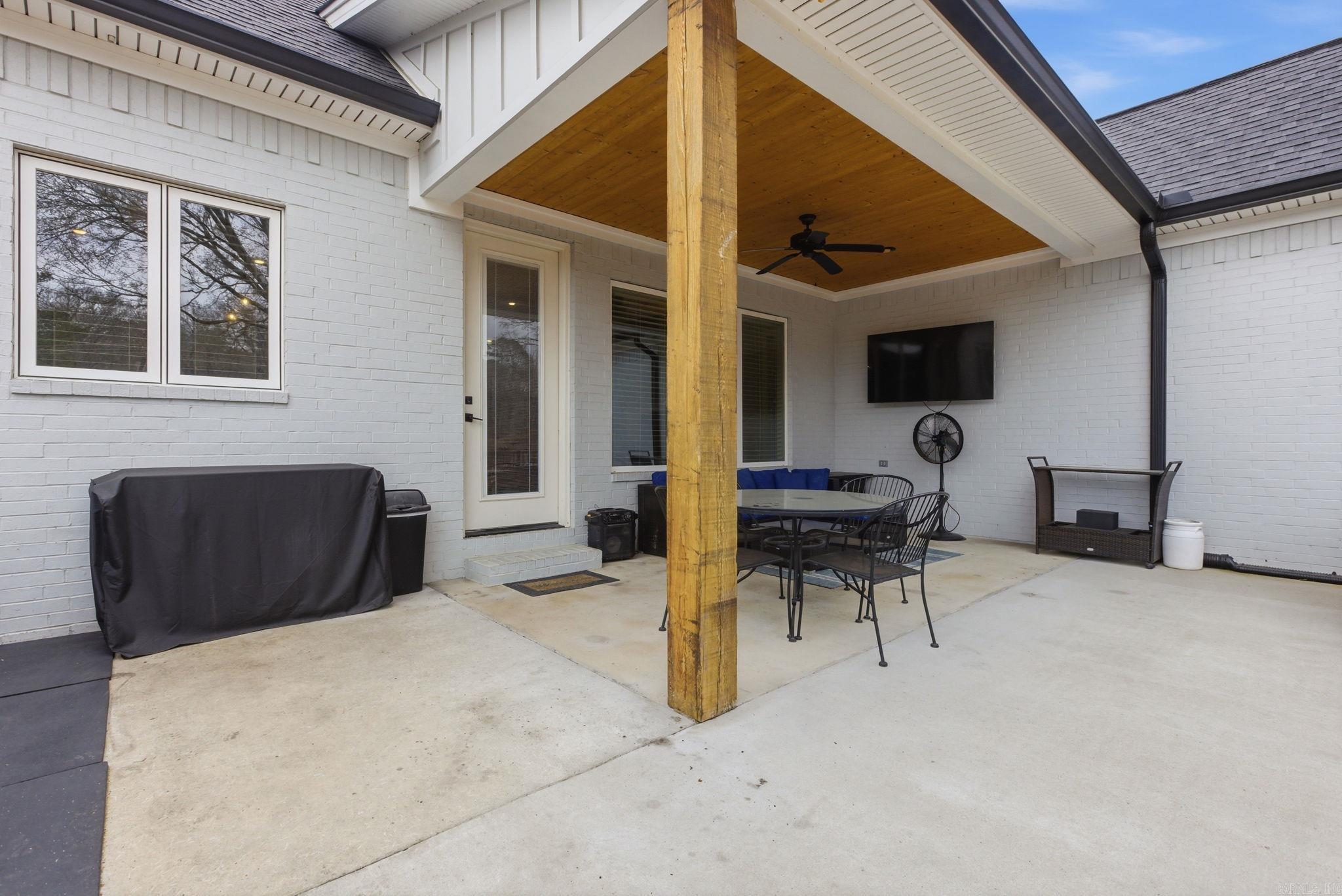 877 Belle Grove Loop