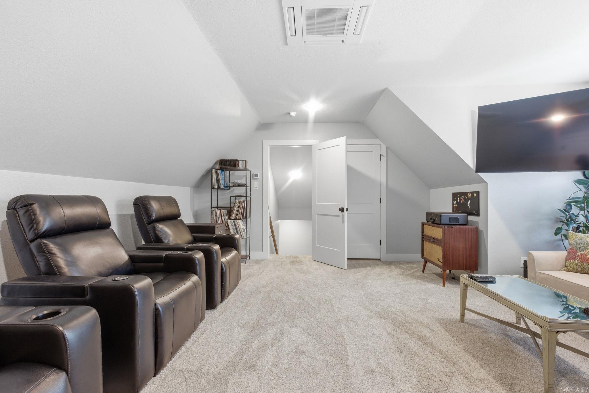 877 Belle Grove Loop