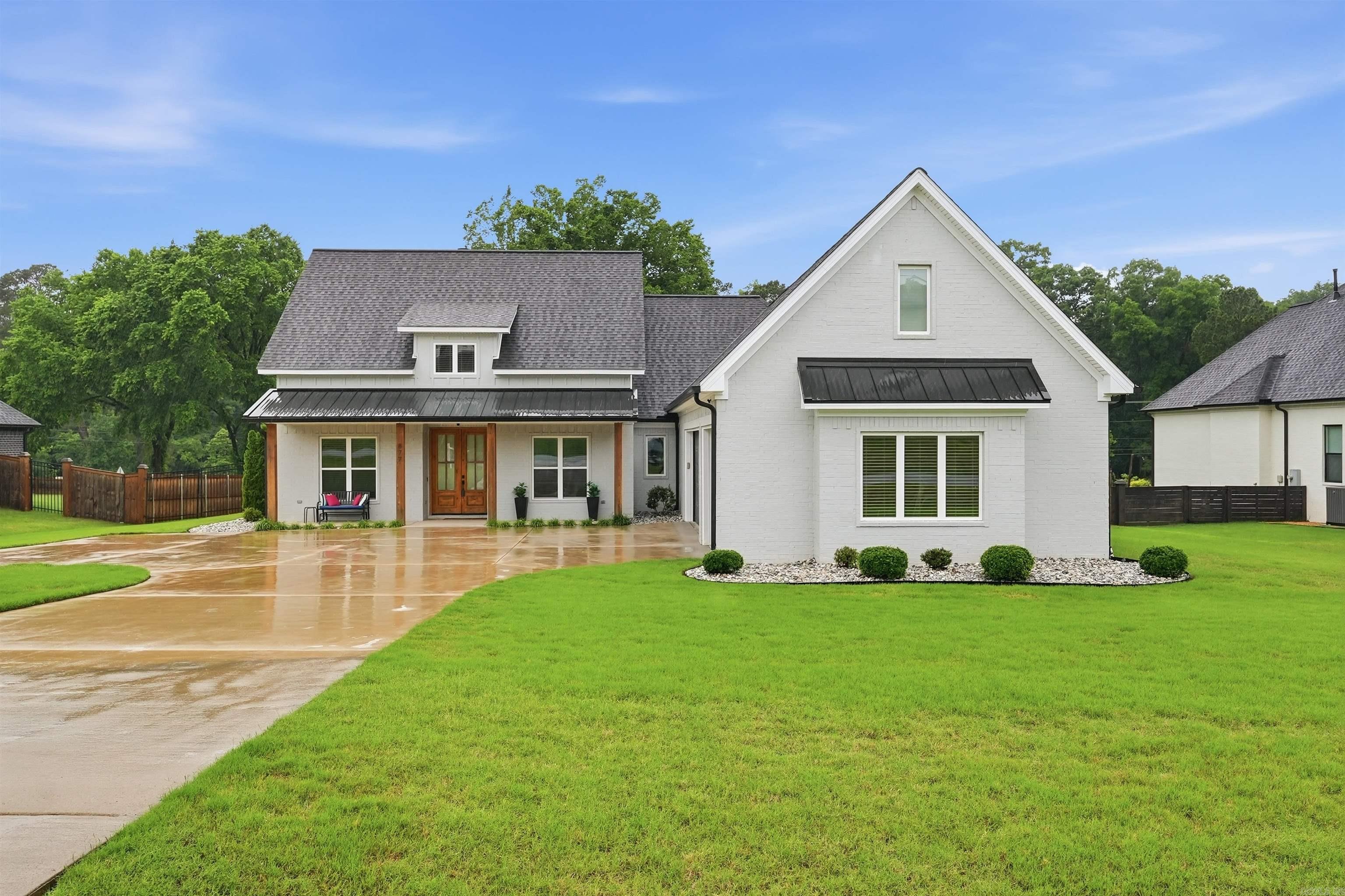 877 Belle Grove Loop