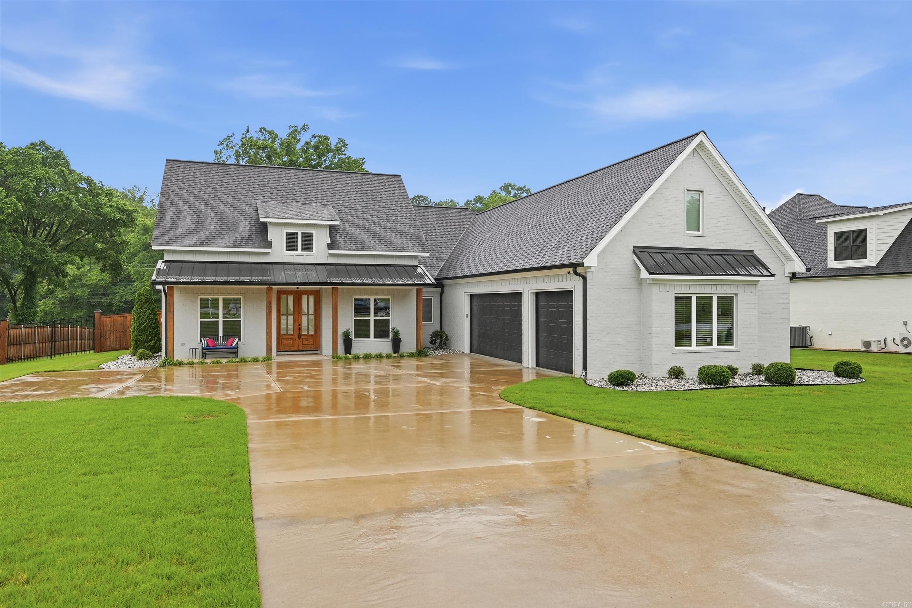 877 Belle Grove Loop