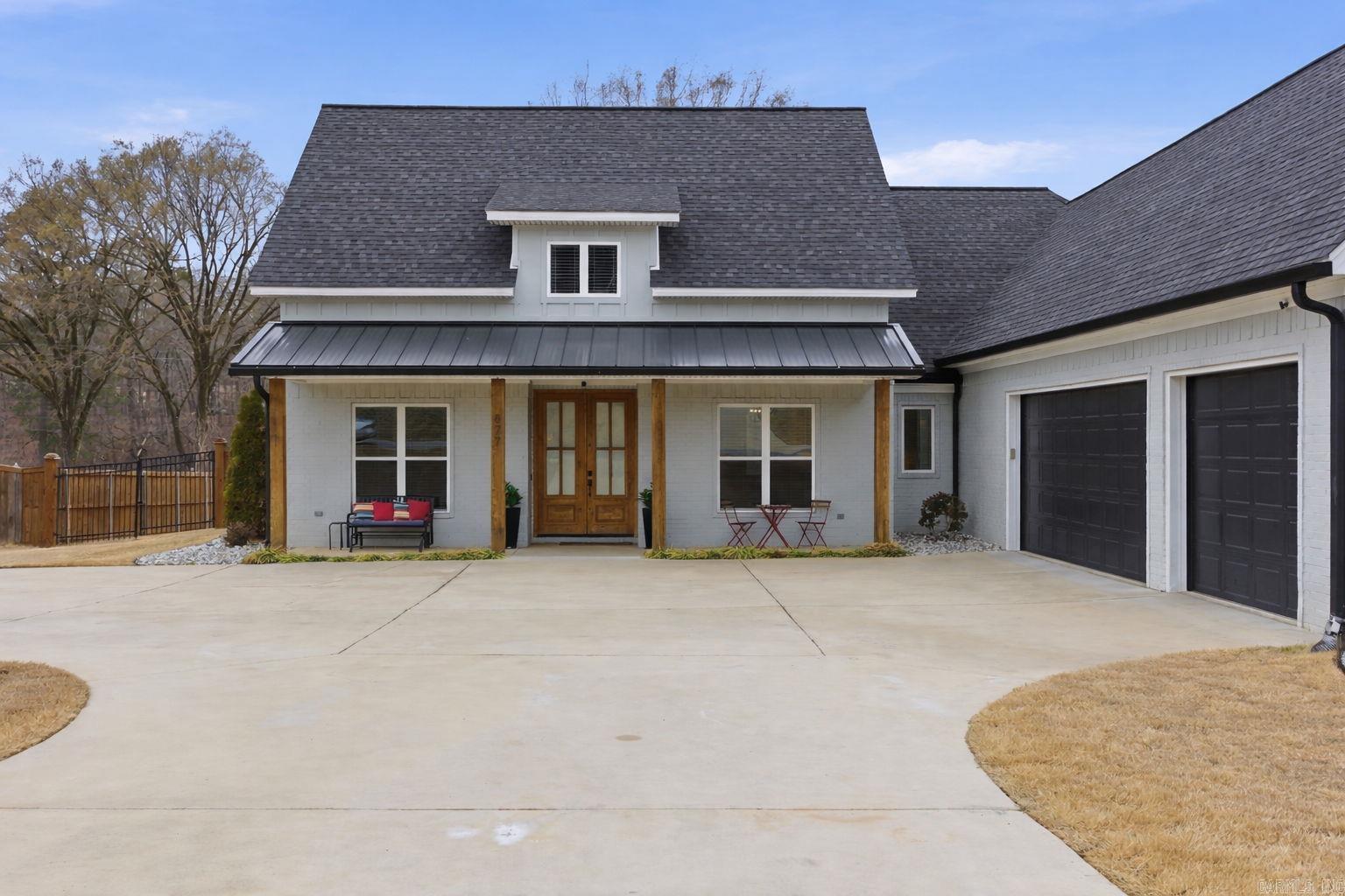 877 Belle Grove Loop