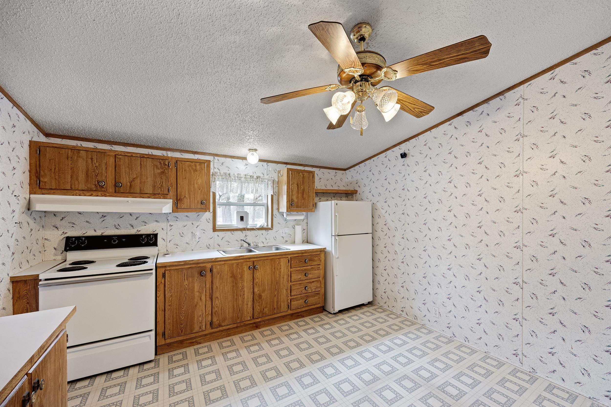 10776 Pin Oak Loop