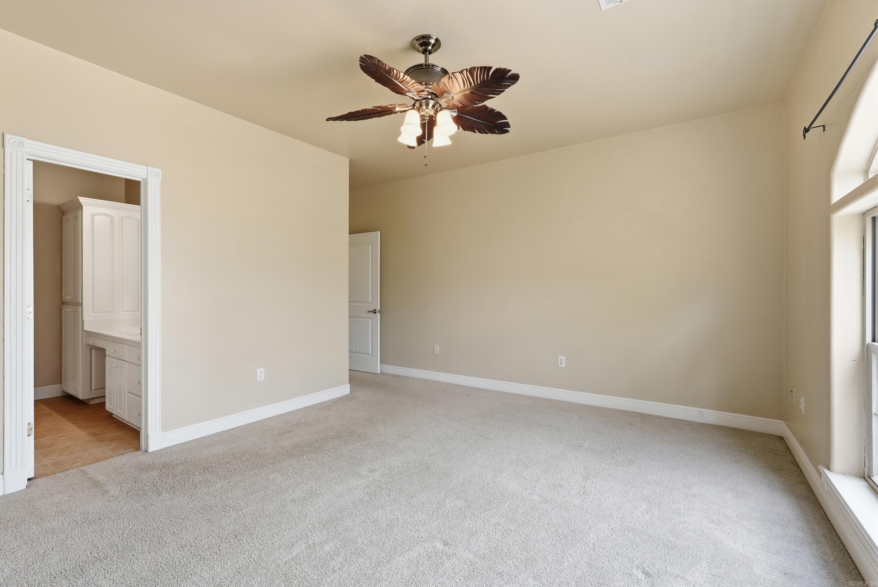 4 Robins Ridge Rd