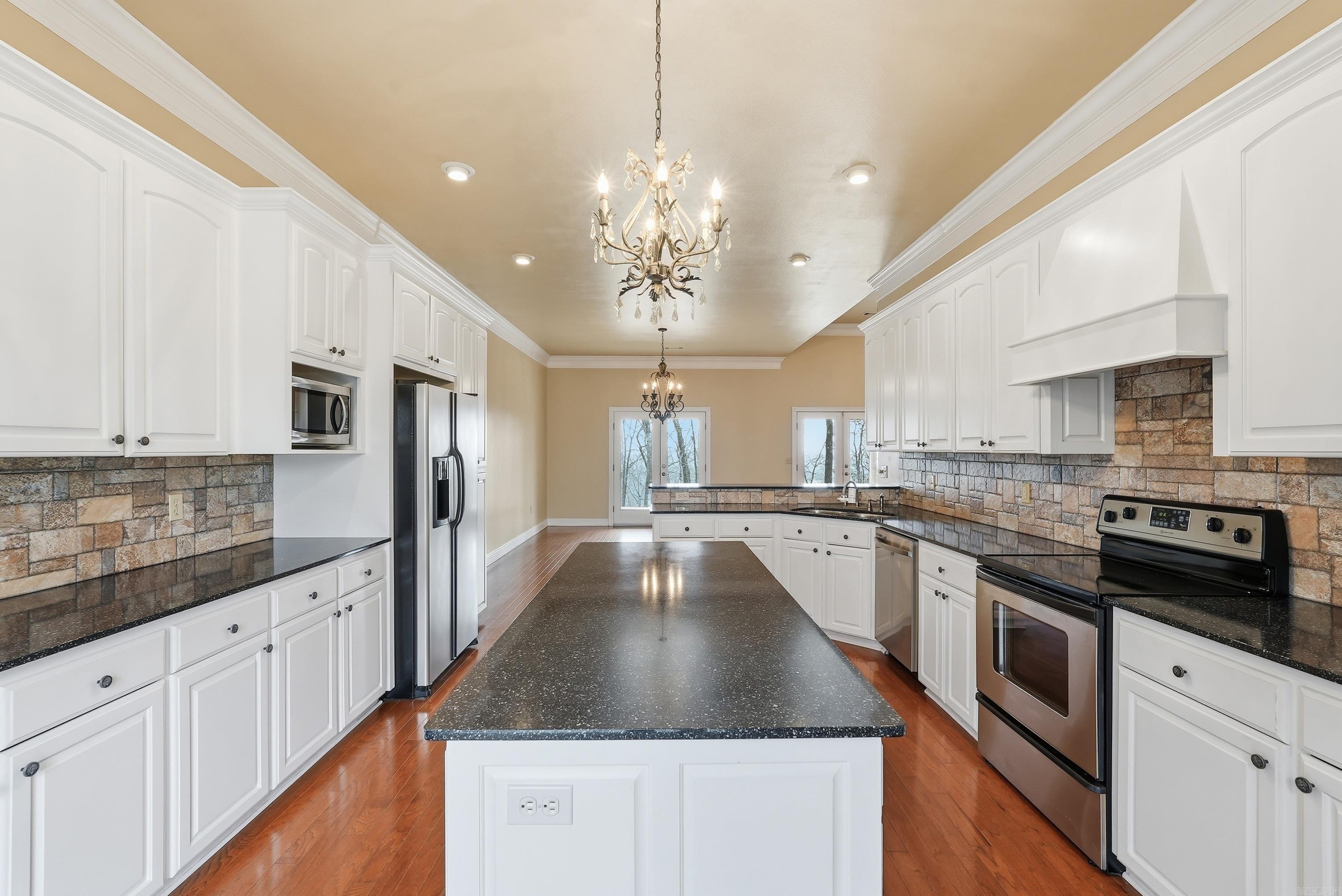 4 Robins Ridge Rd