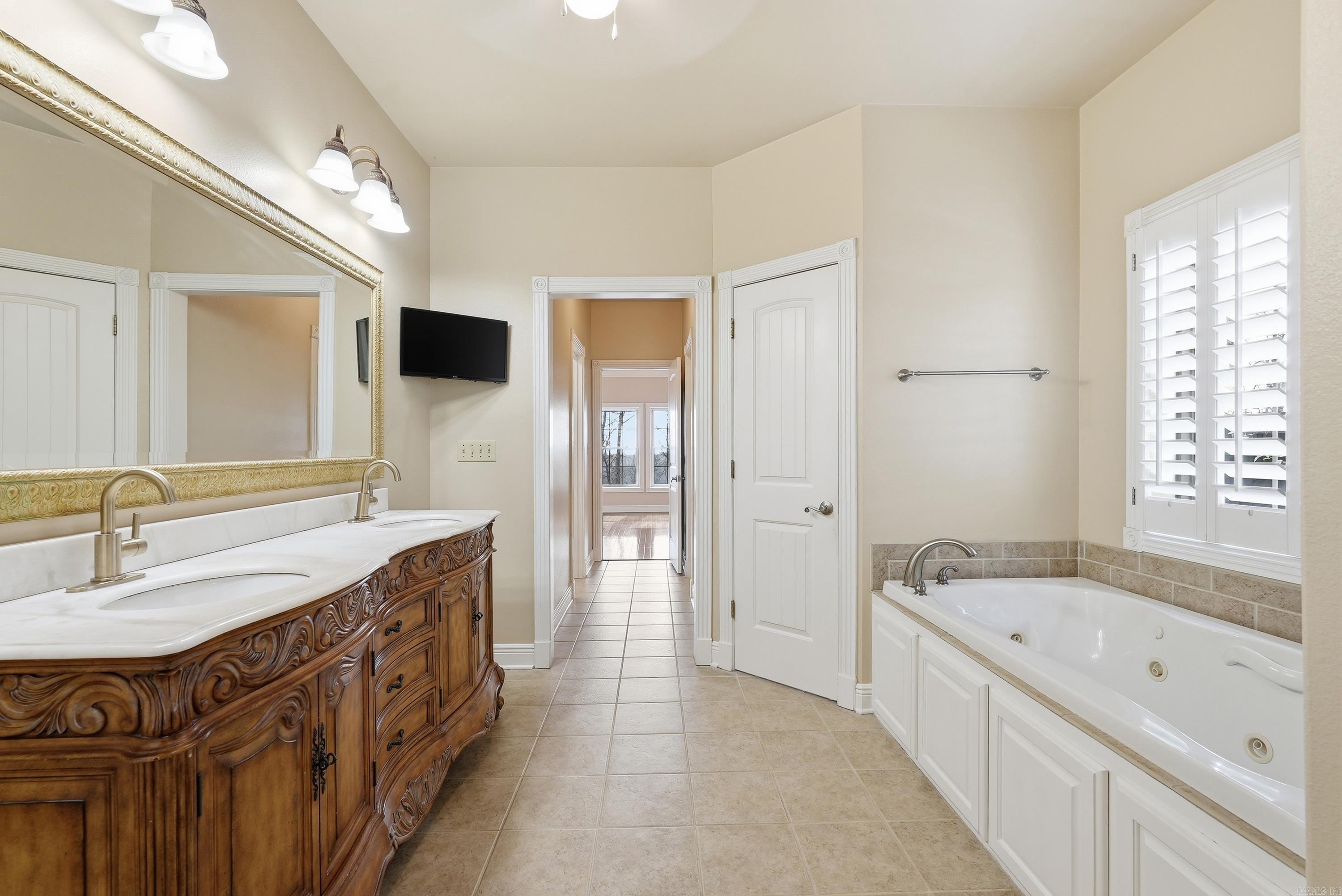 4 Robins Ridge Rd