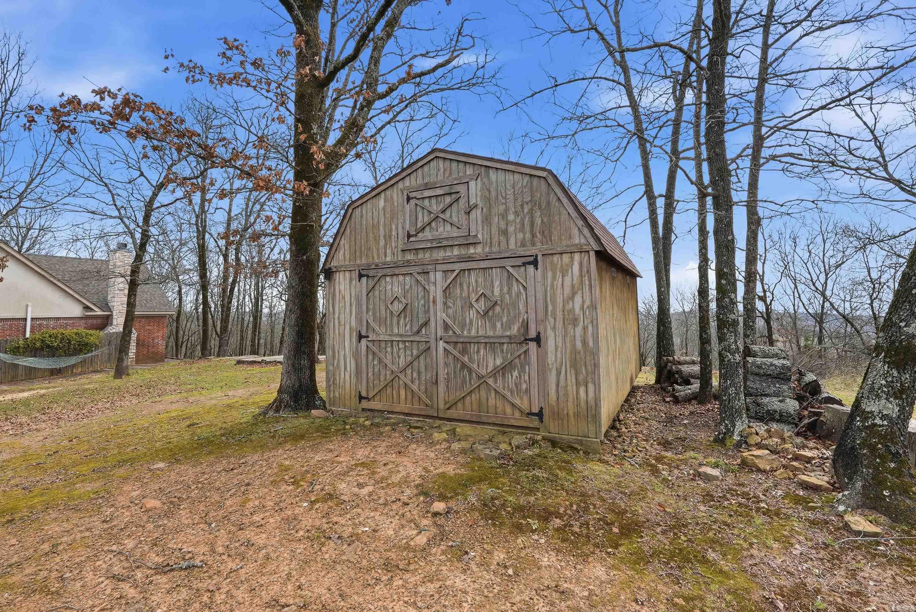 4 Robins Ridge Rd