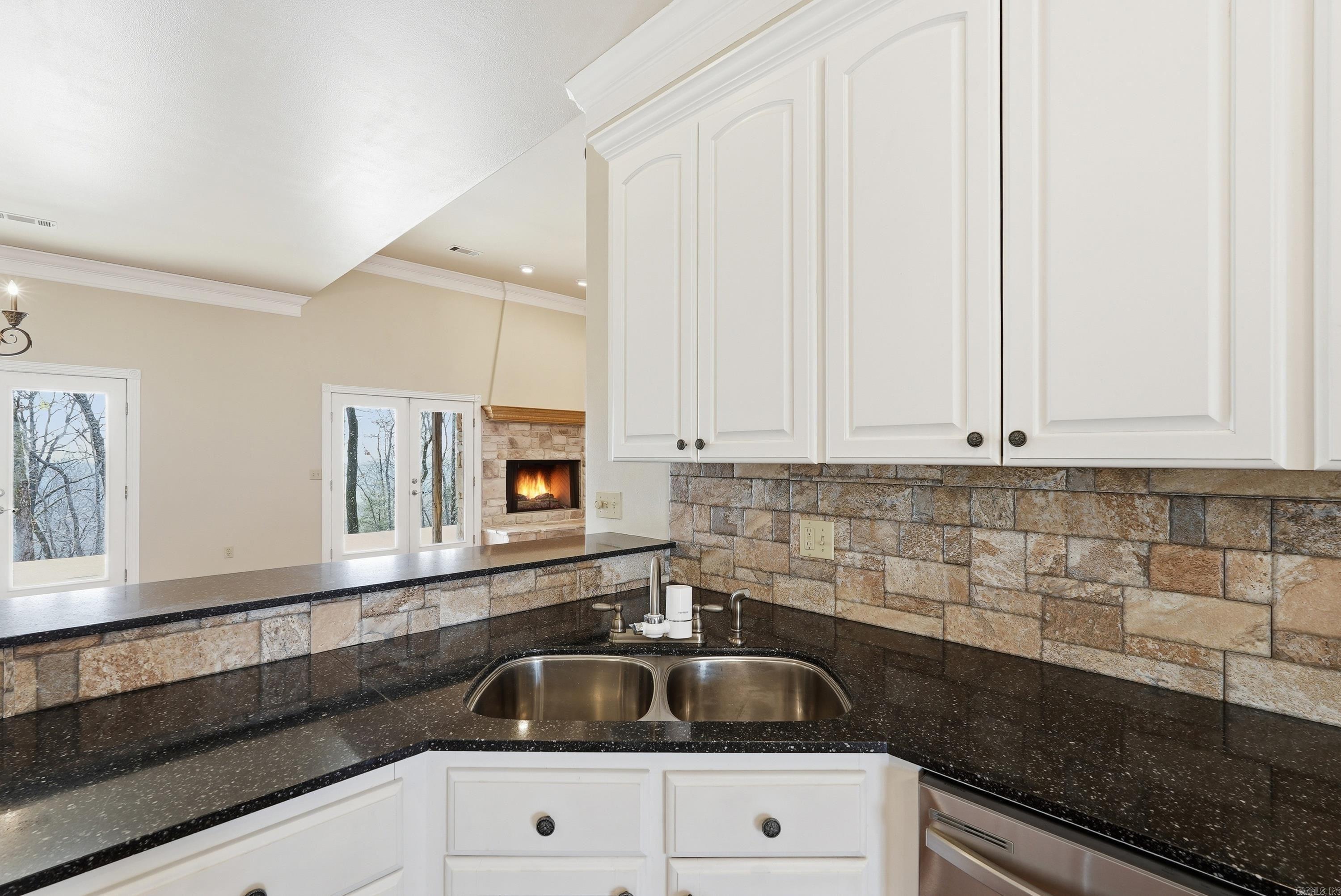 4 Robins Ridge Rd