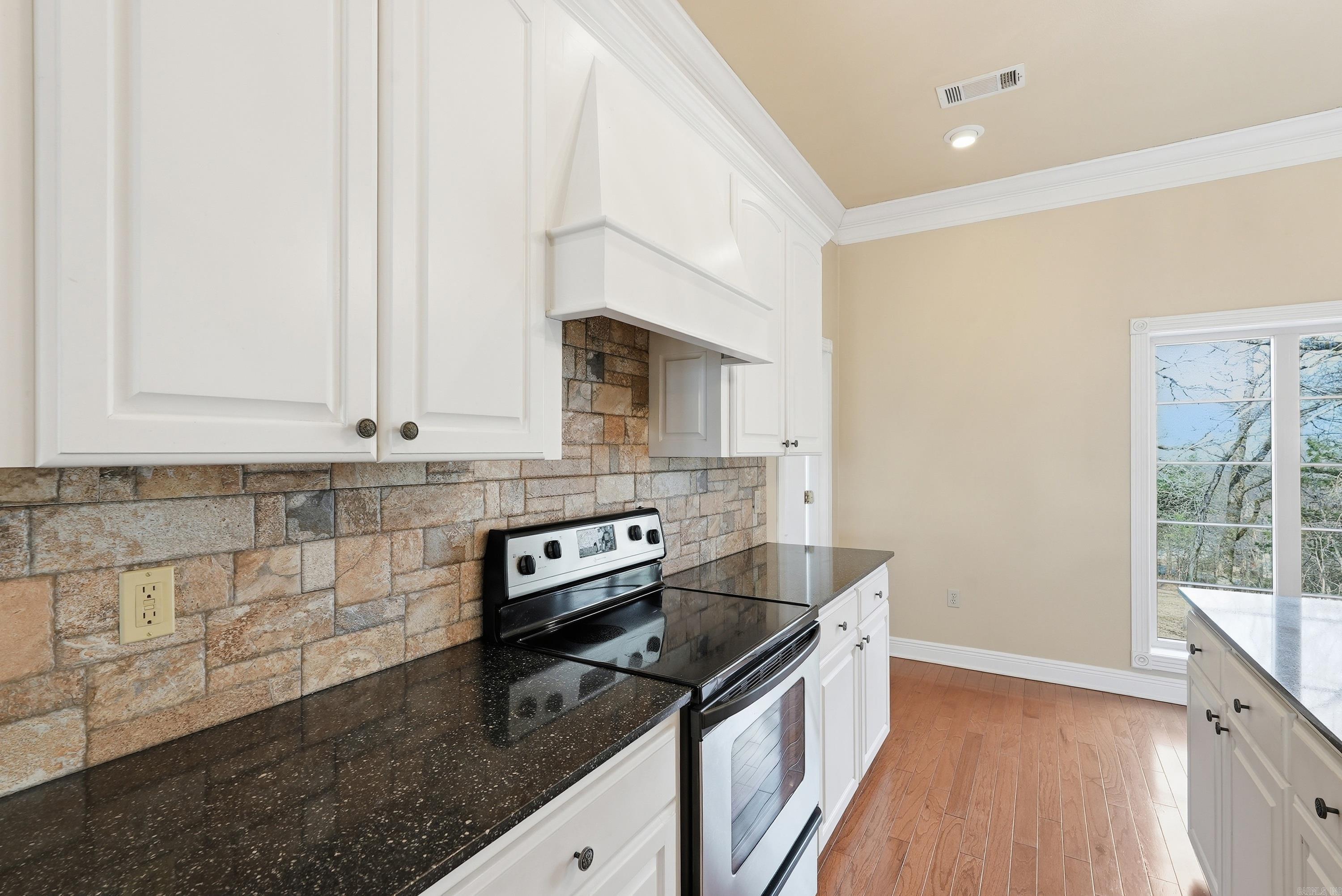 4 Robins Ridge Rd