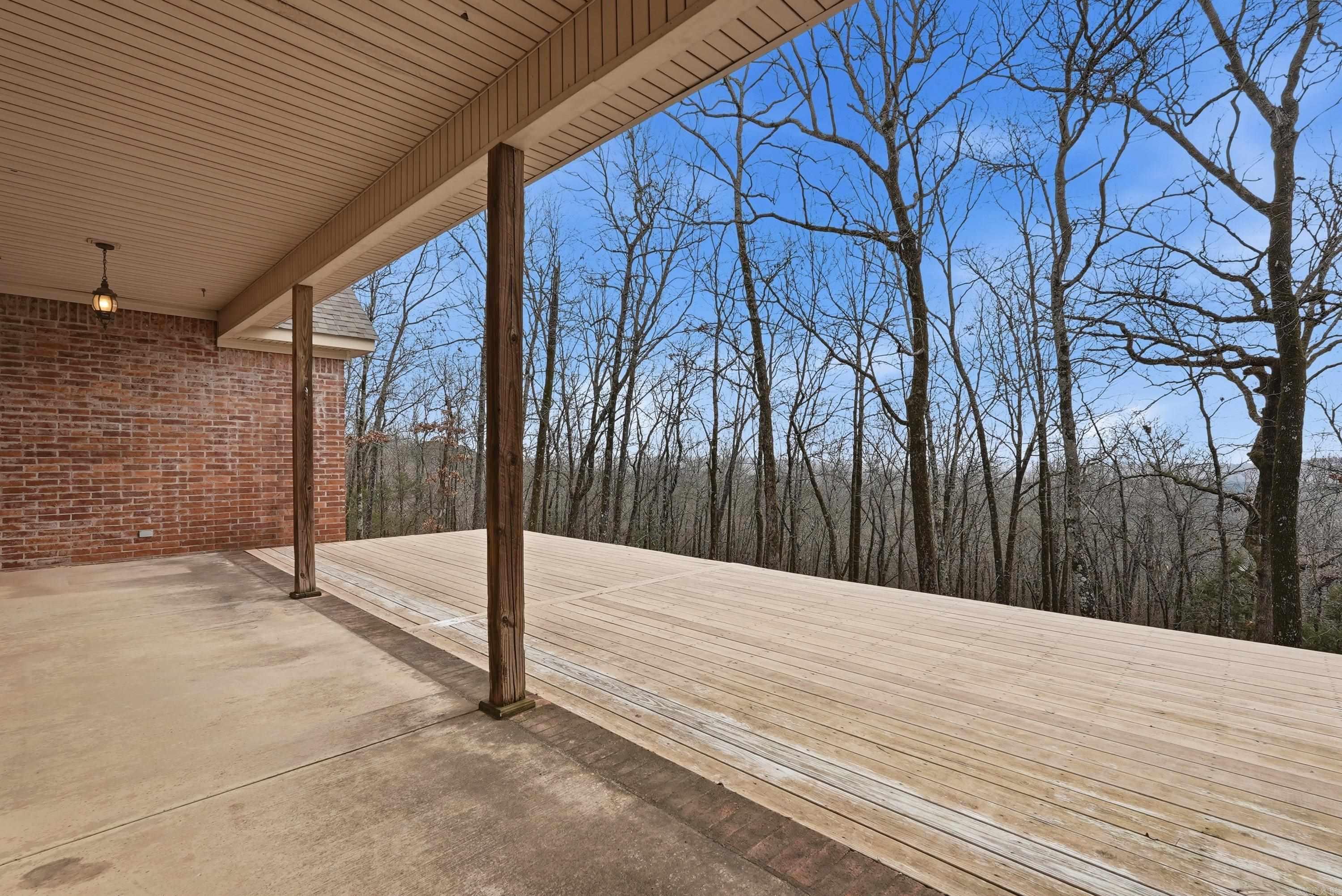 4 Robins Ridge Rd