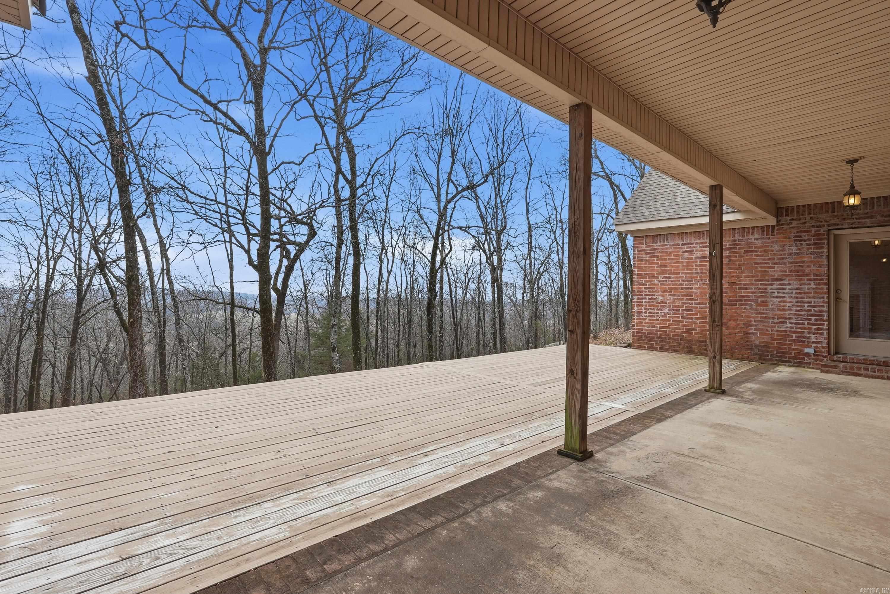 4 Robins Ridge Rd