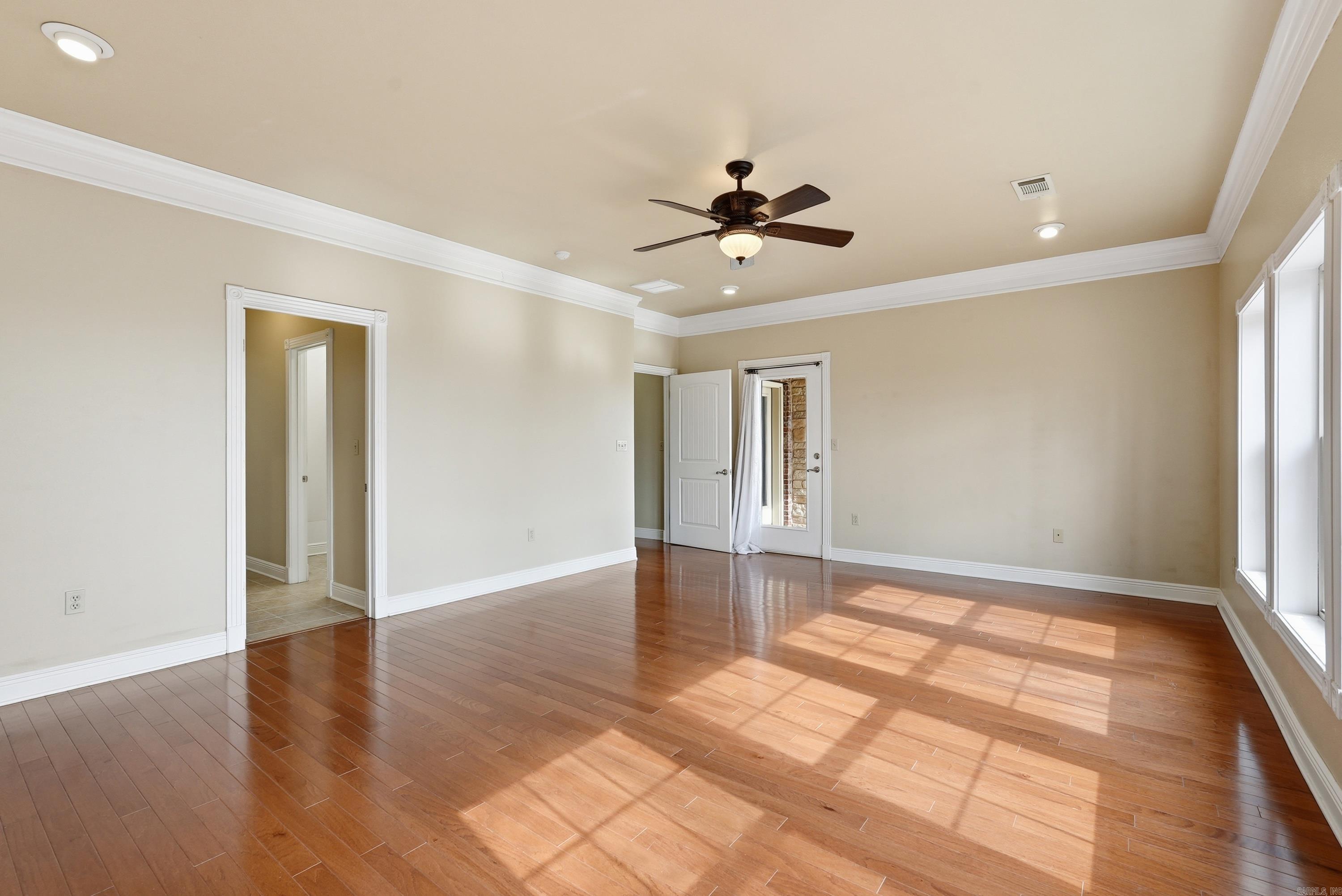 4 Robins Ridge Rd