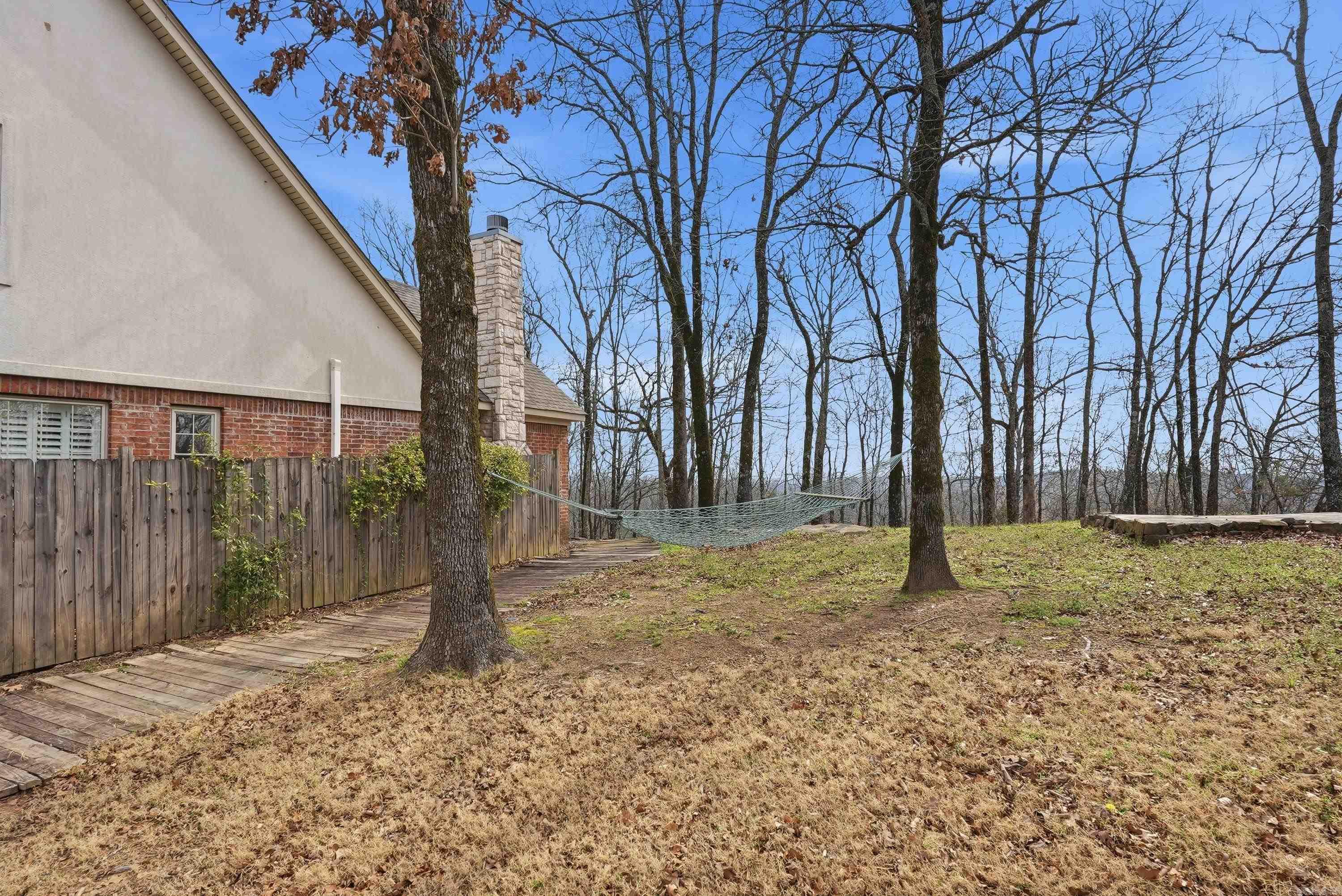 4 Robins Ridge Rd