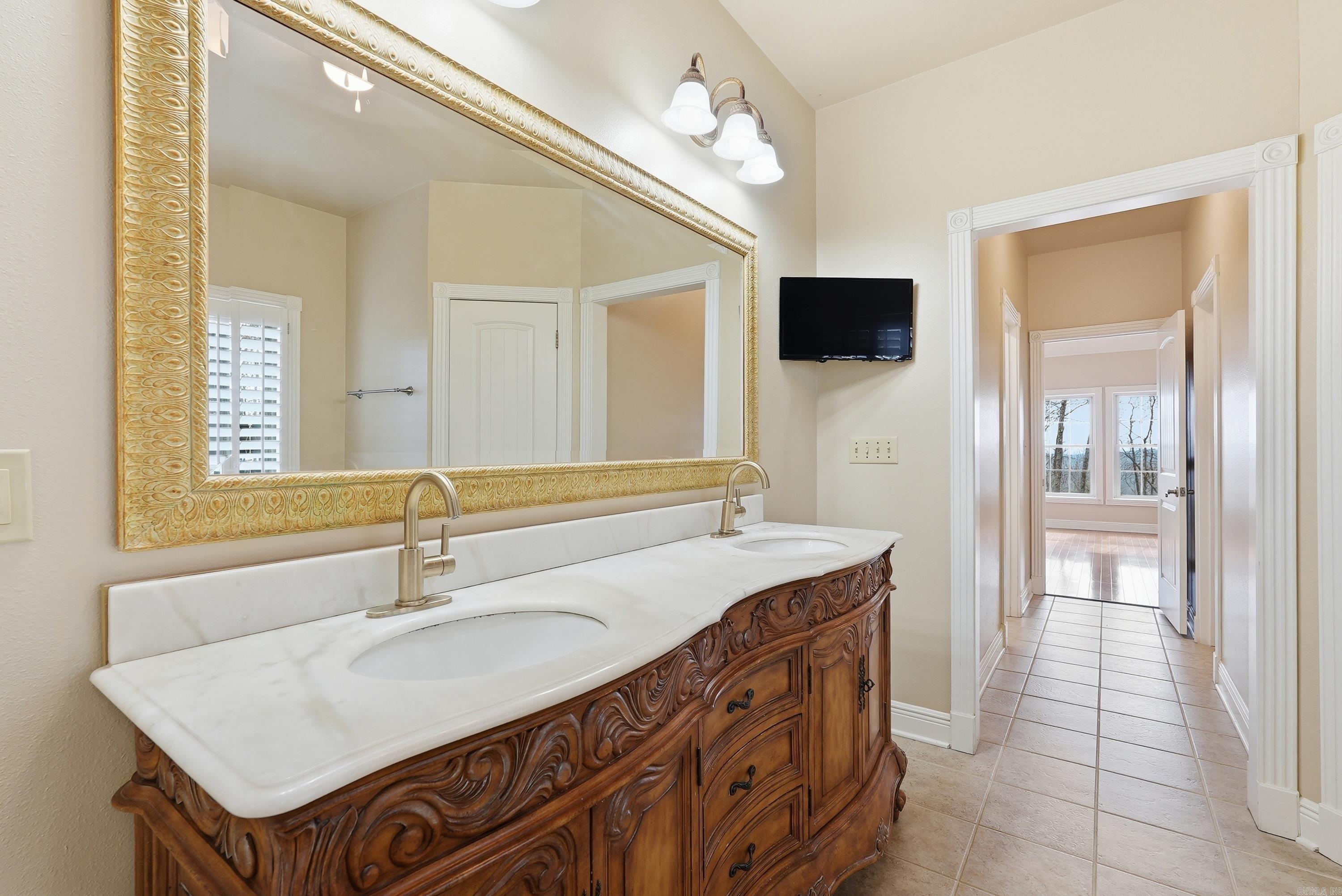 4 Robins Ridge Rd