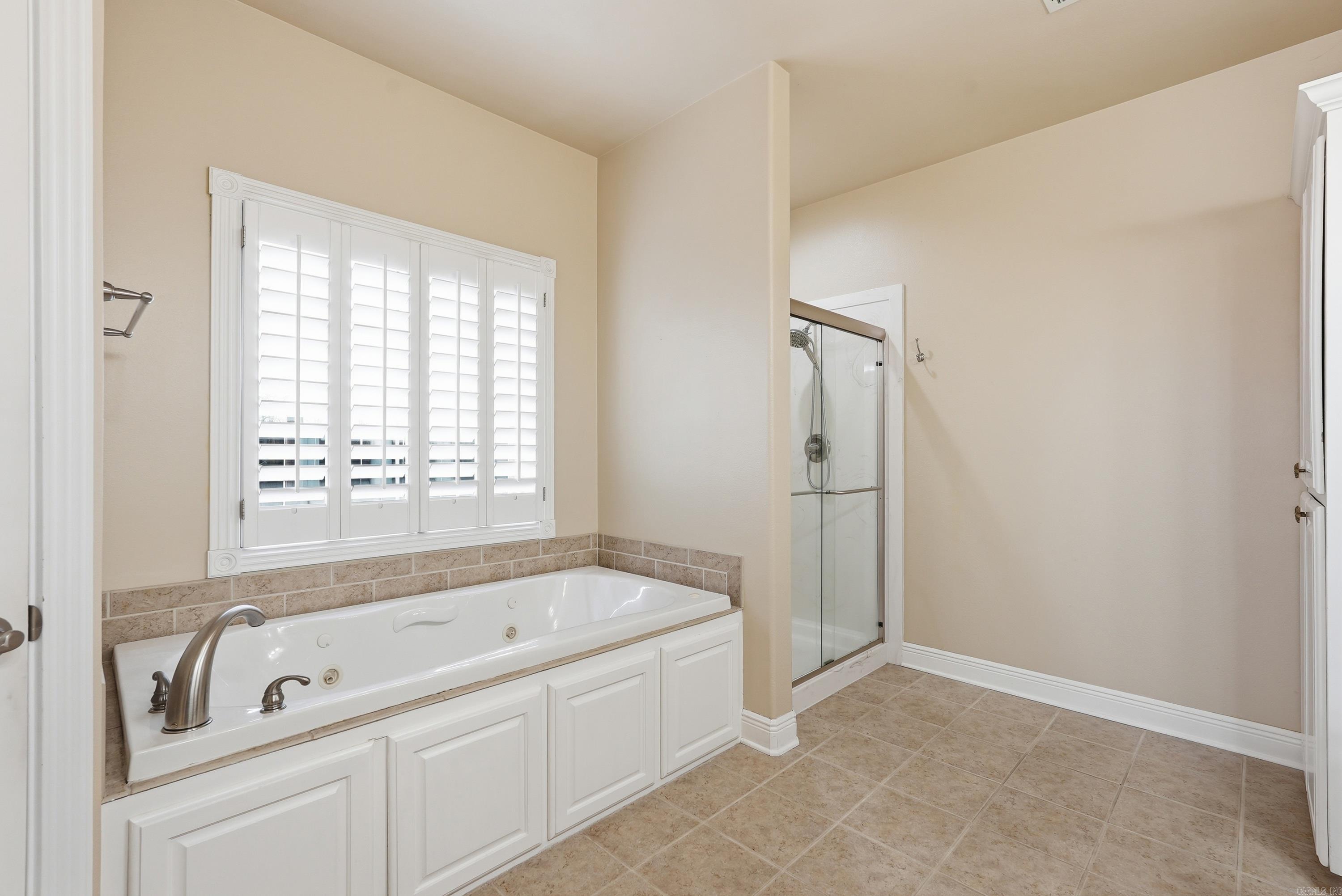 4 Robins Ridge Rd
