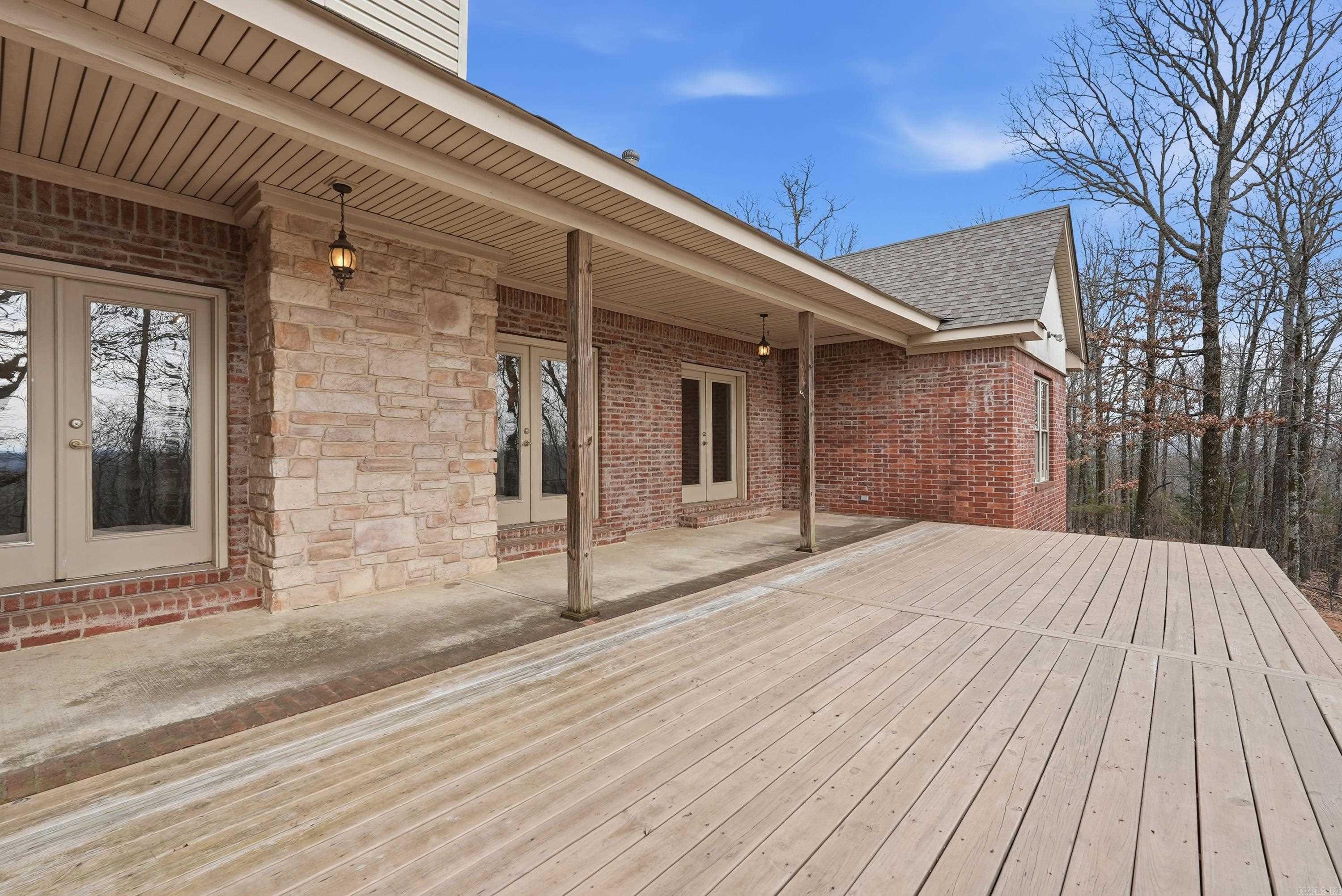 4 Robins Ridge Rd