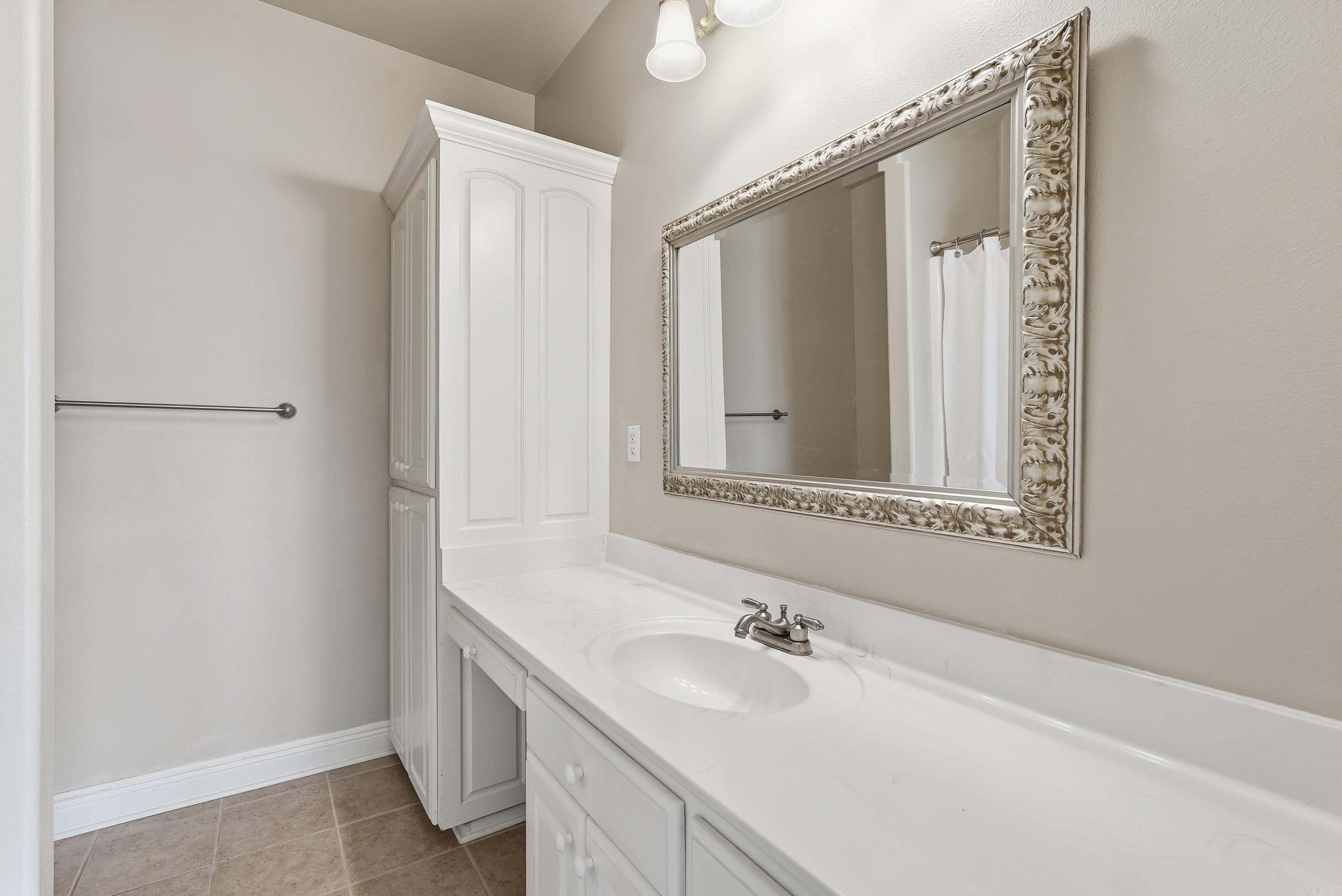 4 Robins Ridge Rd
