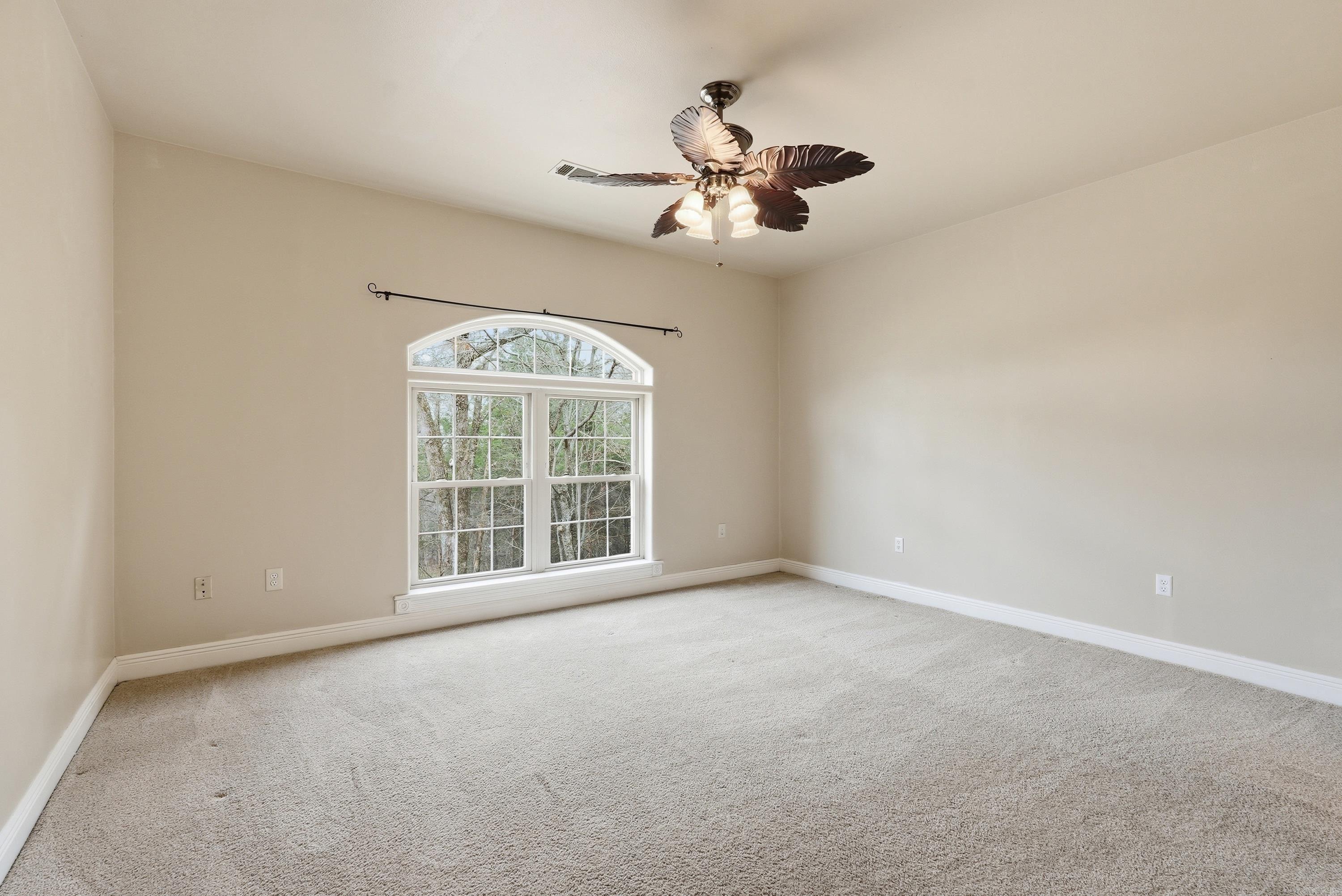4 Robins Ridge Rd