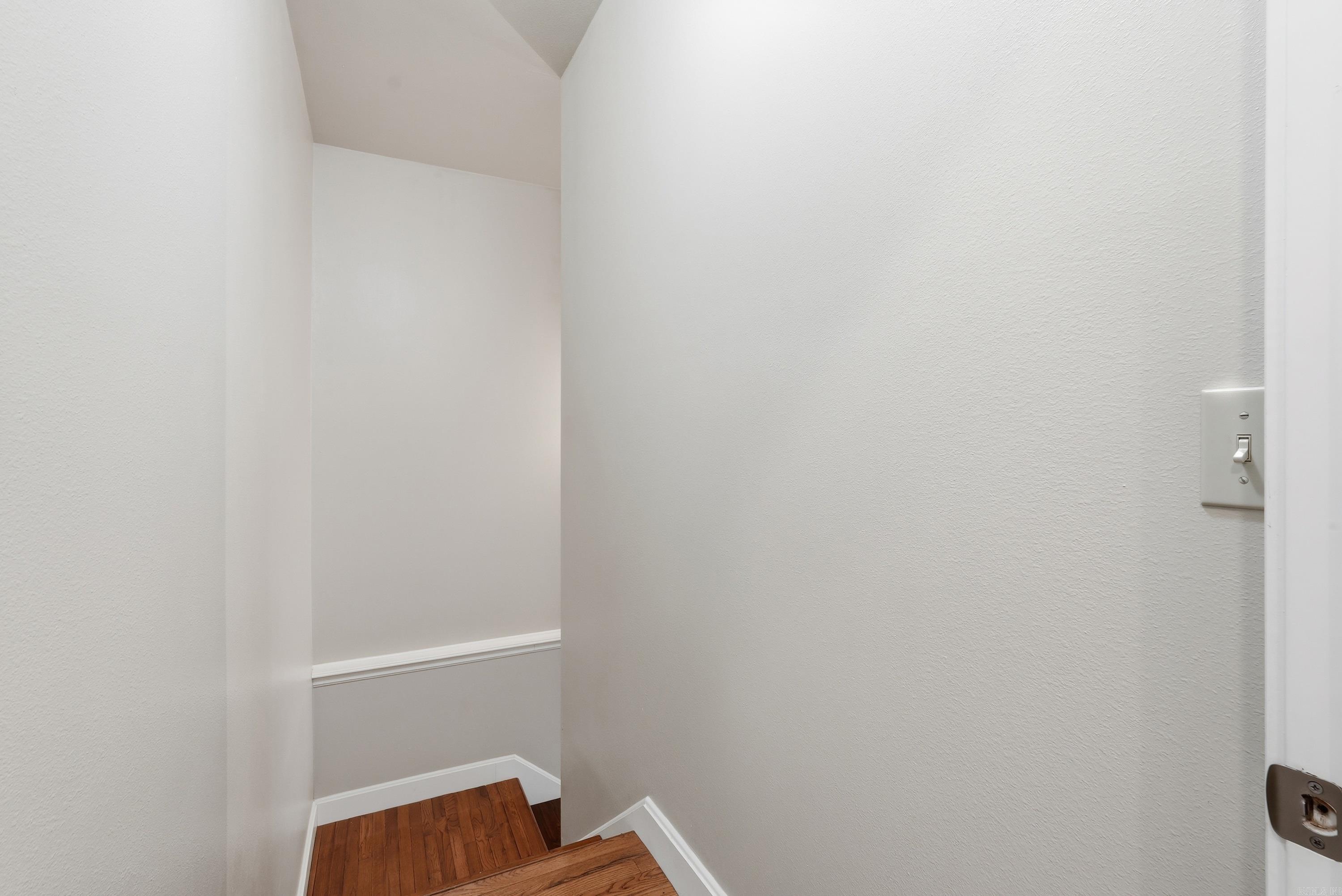 4 Robins Ridge Rd