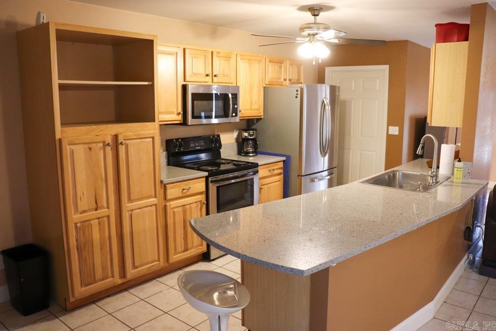 9238 Elizabeth Road