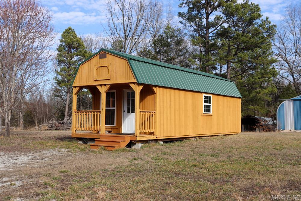 9238 Elizabeth Road