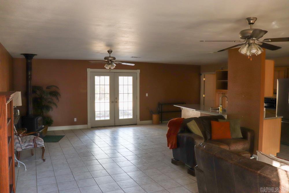 9238 Elizabeth Road