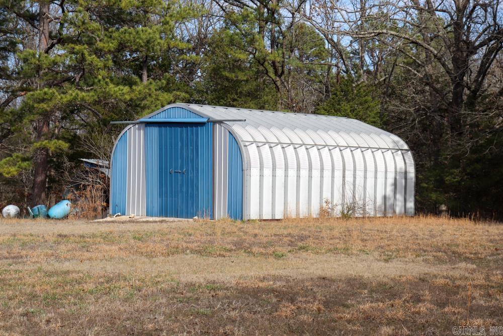 9238 Elizabeth Road