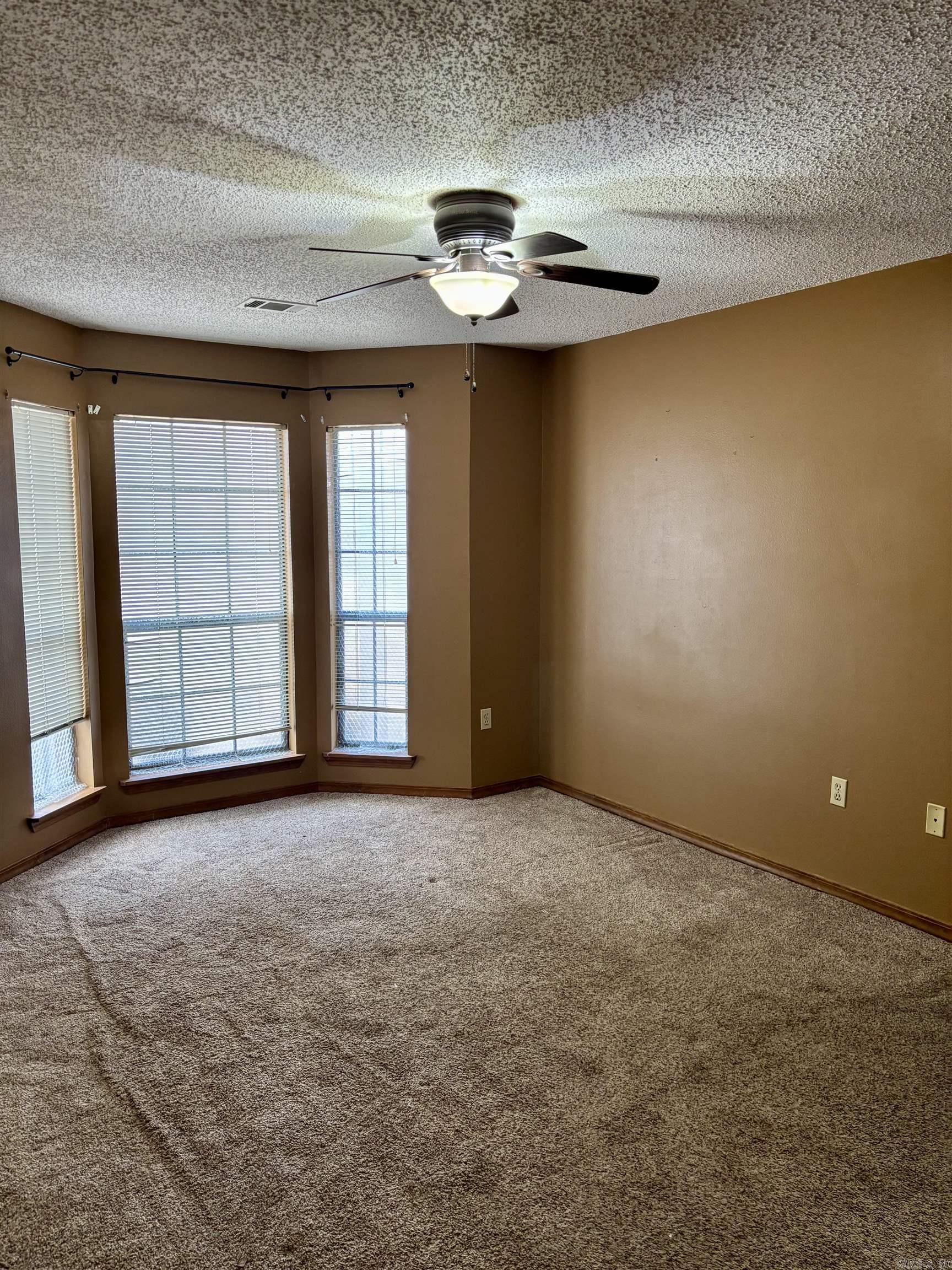 2305 NW meadowlake