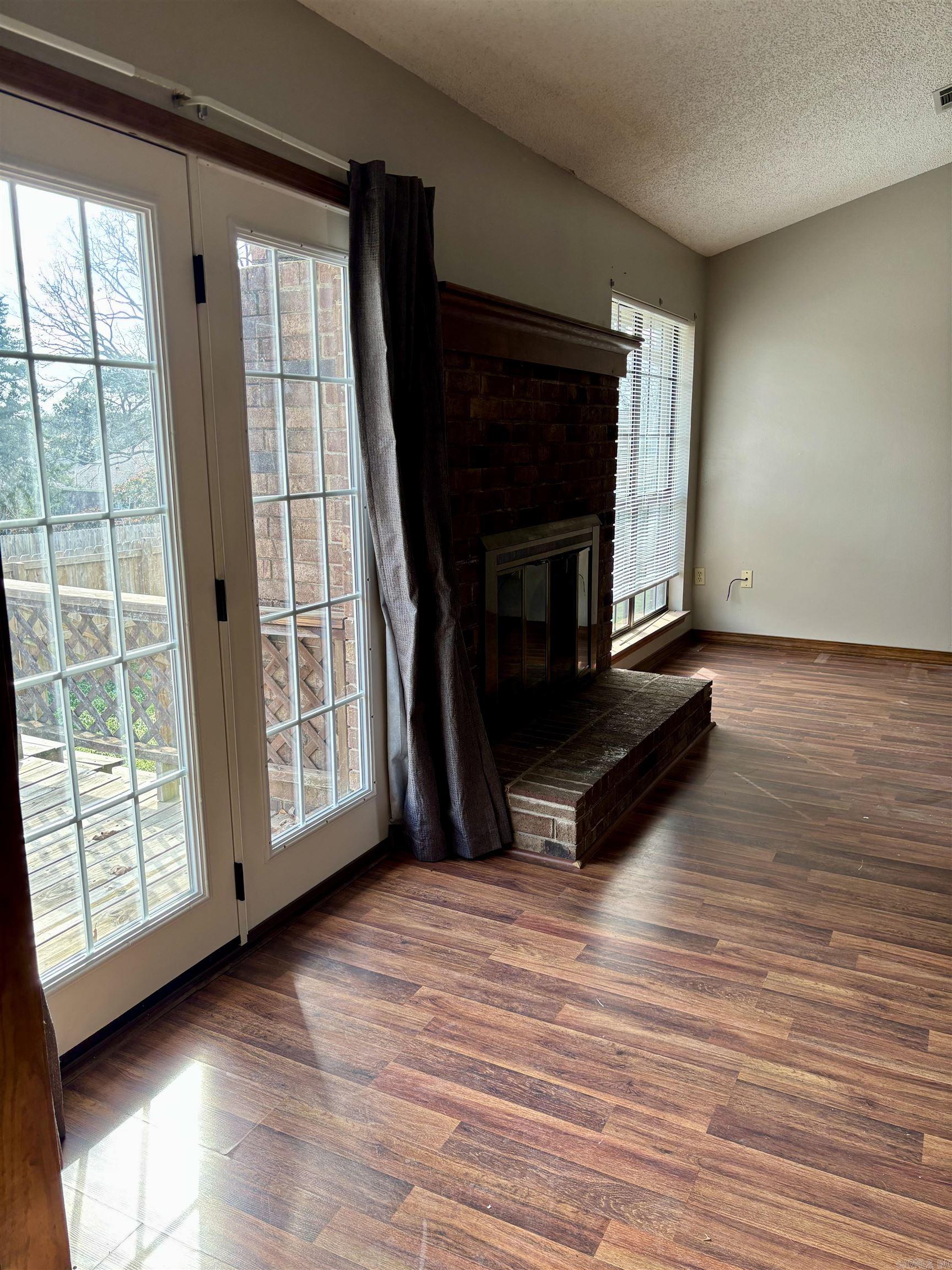 2305 NW meadowlake