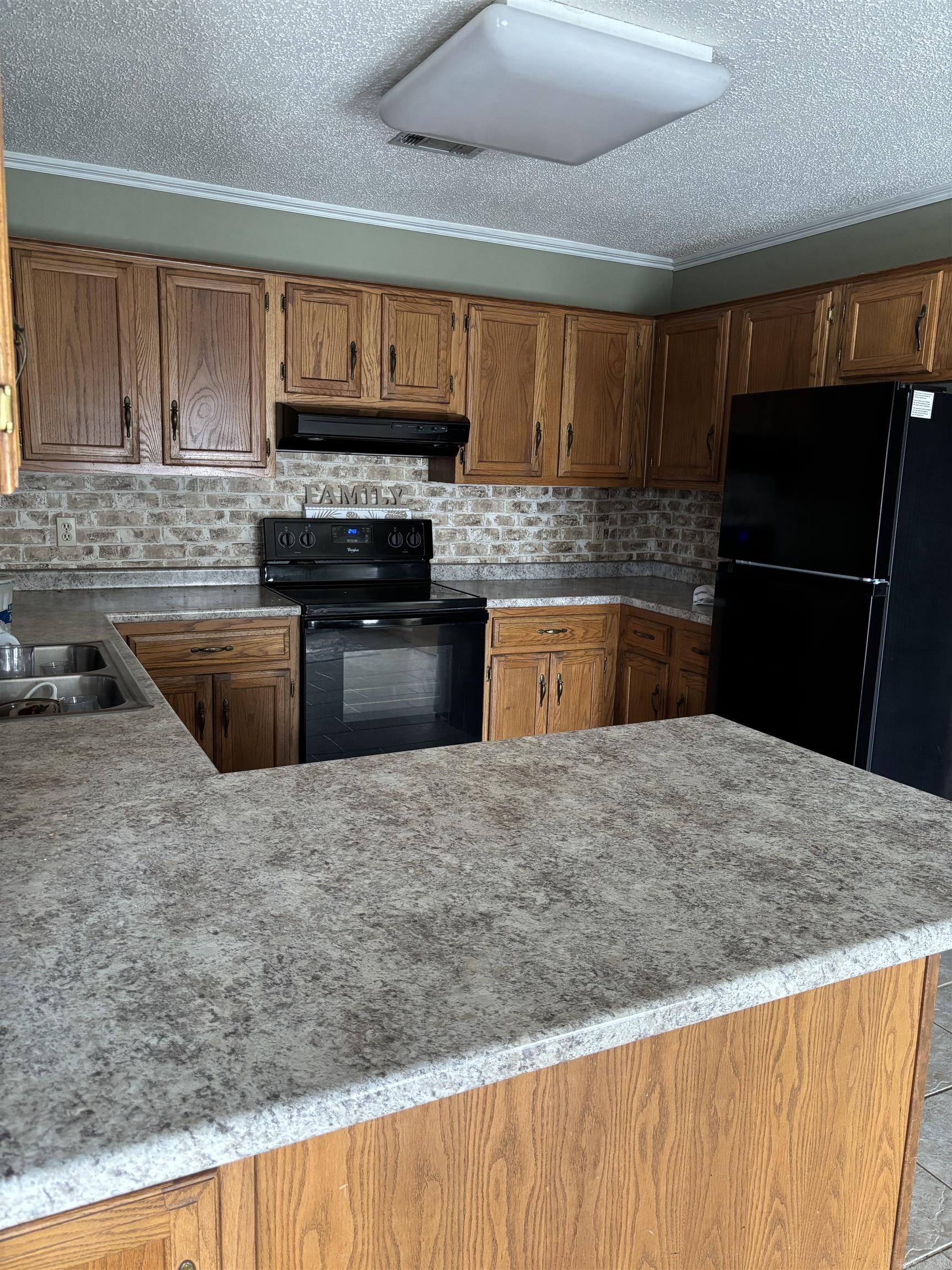 2305 NW meadowlake
