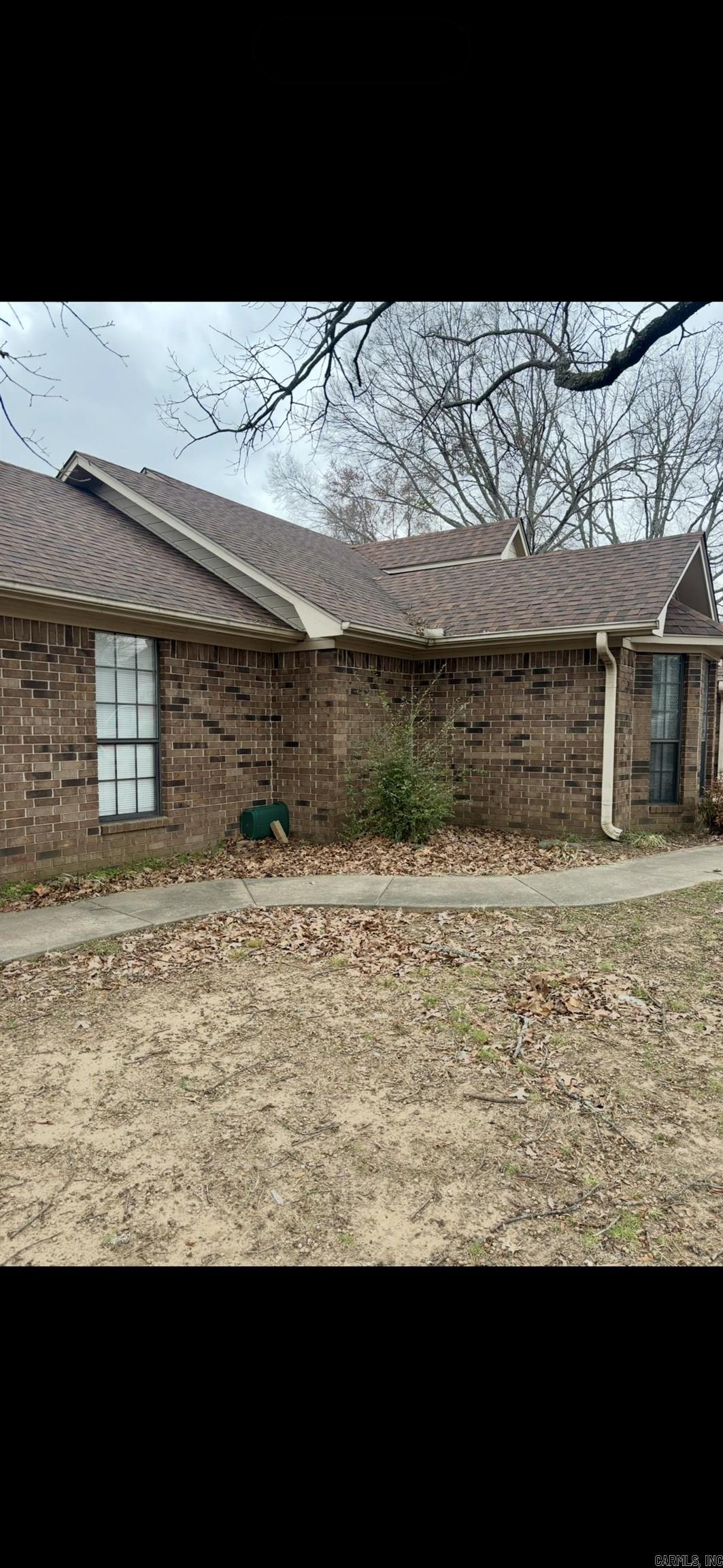 2305 NW meadowlake