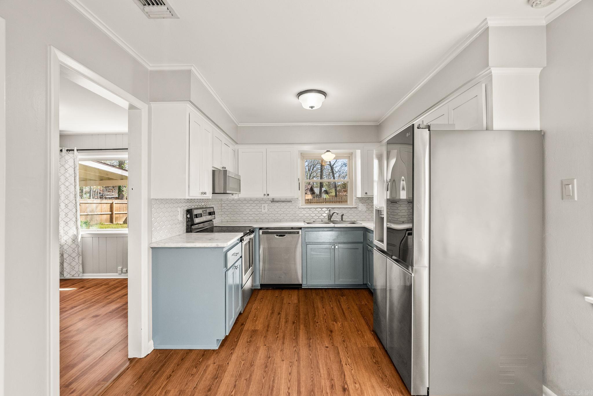10 Forrest Lane