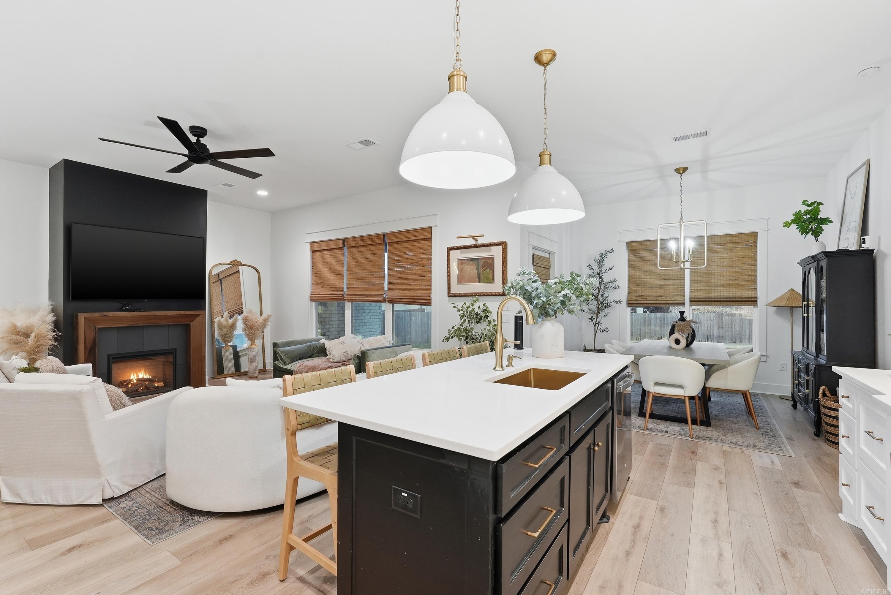 2455 WILMINGTON DR