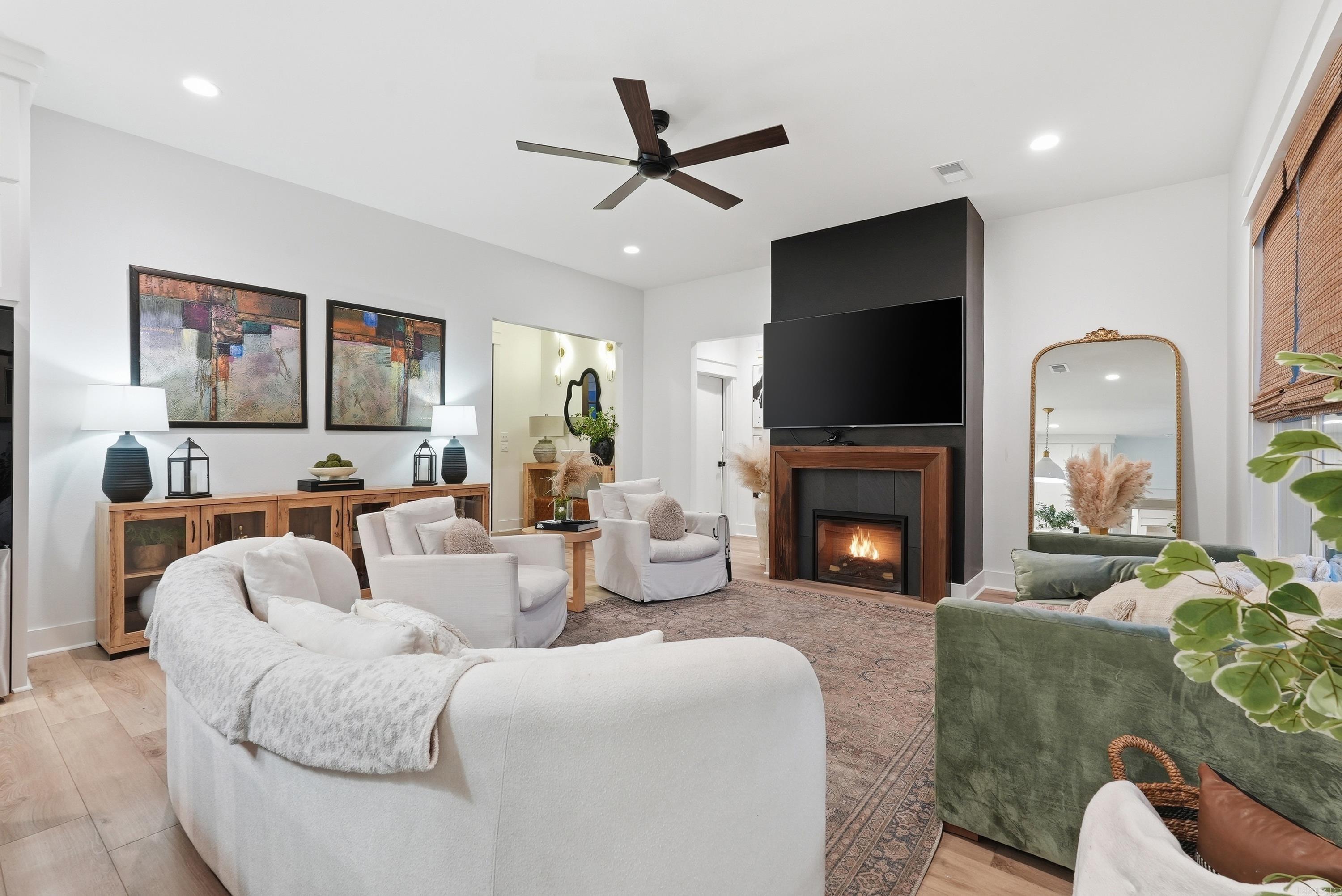 2455 WILMINGTON DR