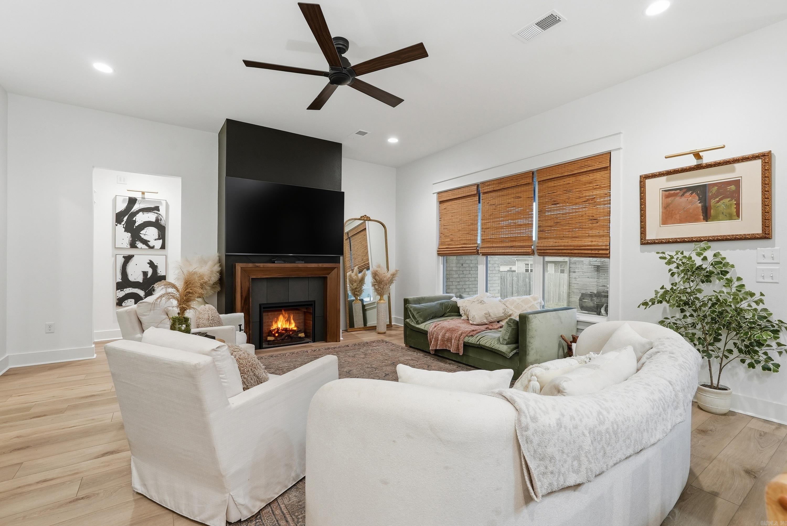 2455 WILMINGTON DR