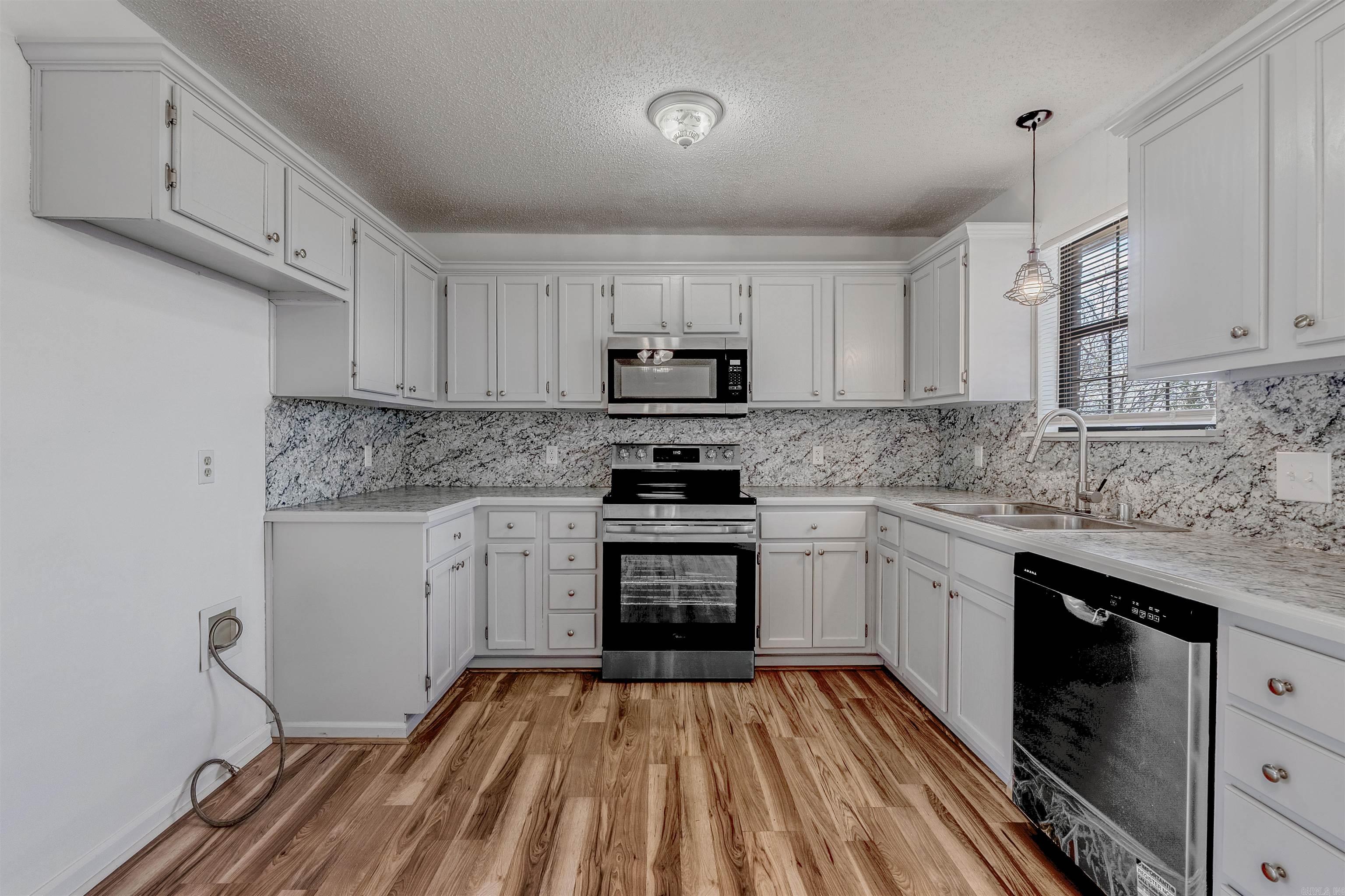 18 Steele Magnolia