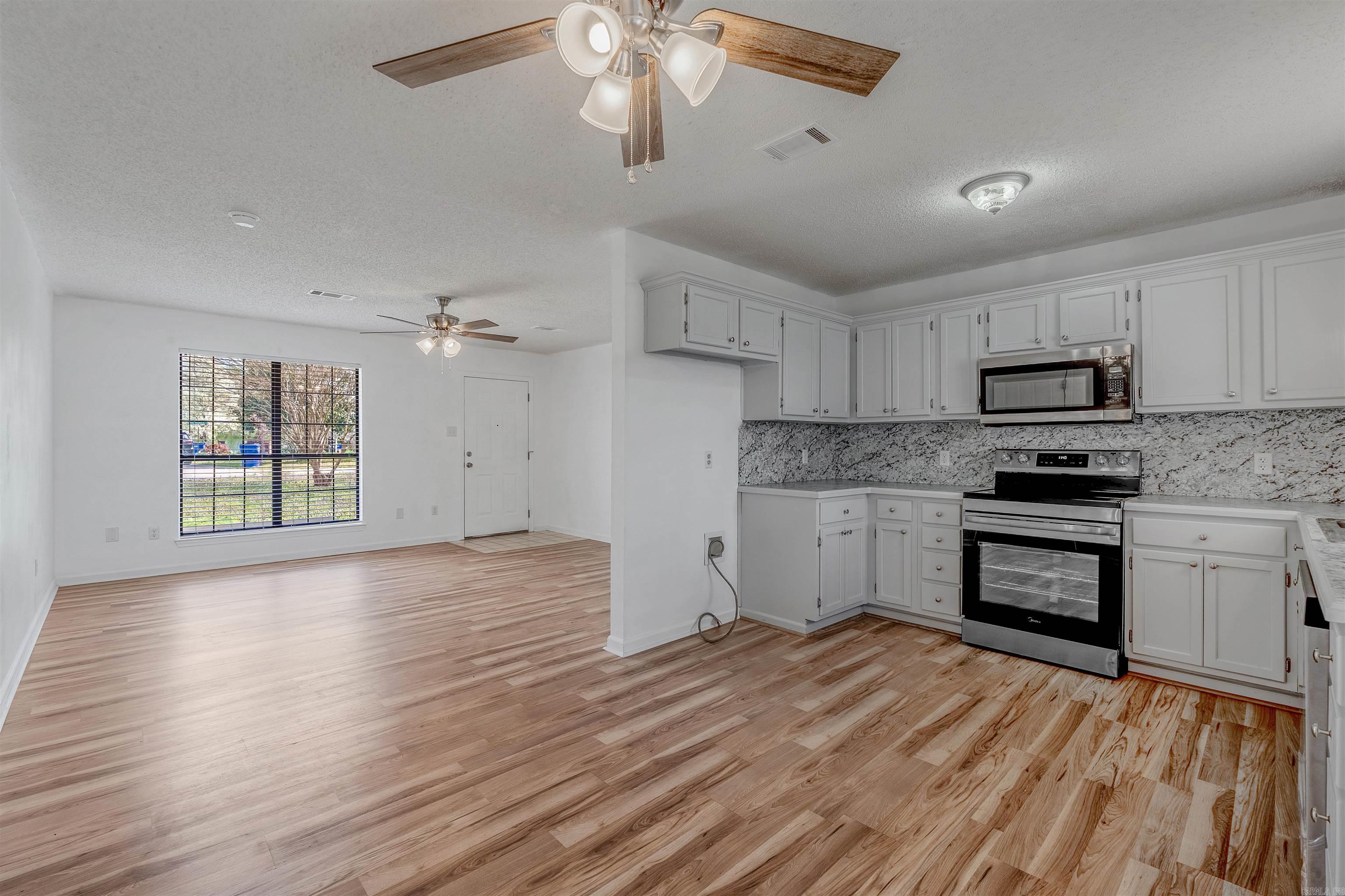 18 Steele Magnolia