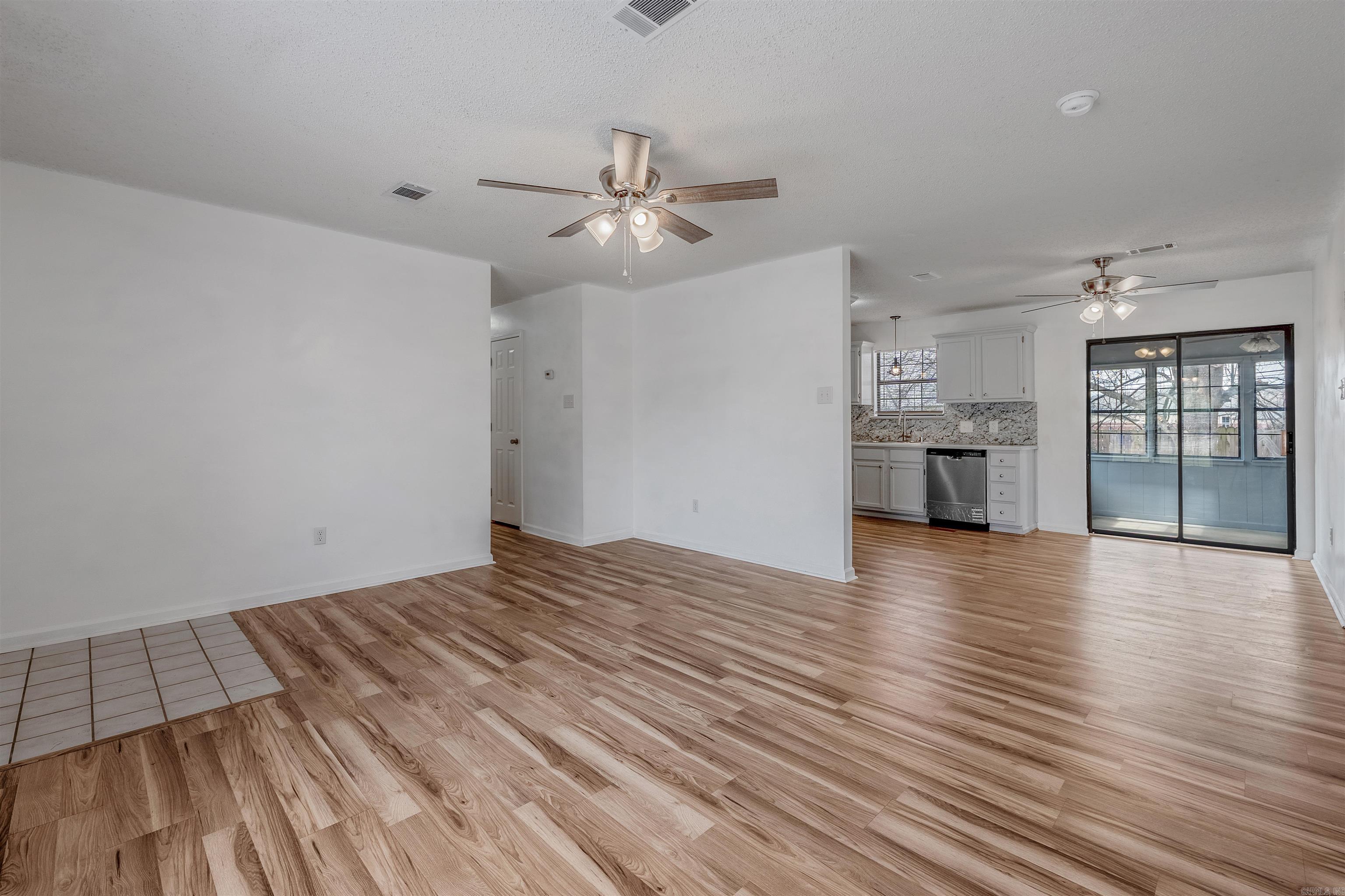 18 Steele Magnolia
