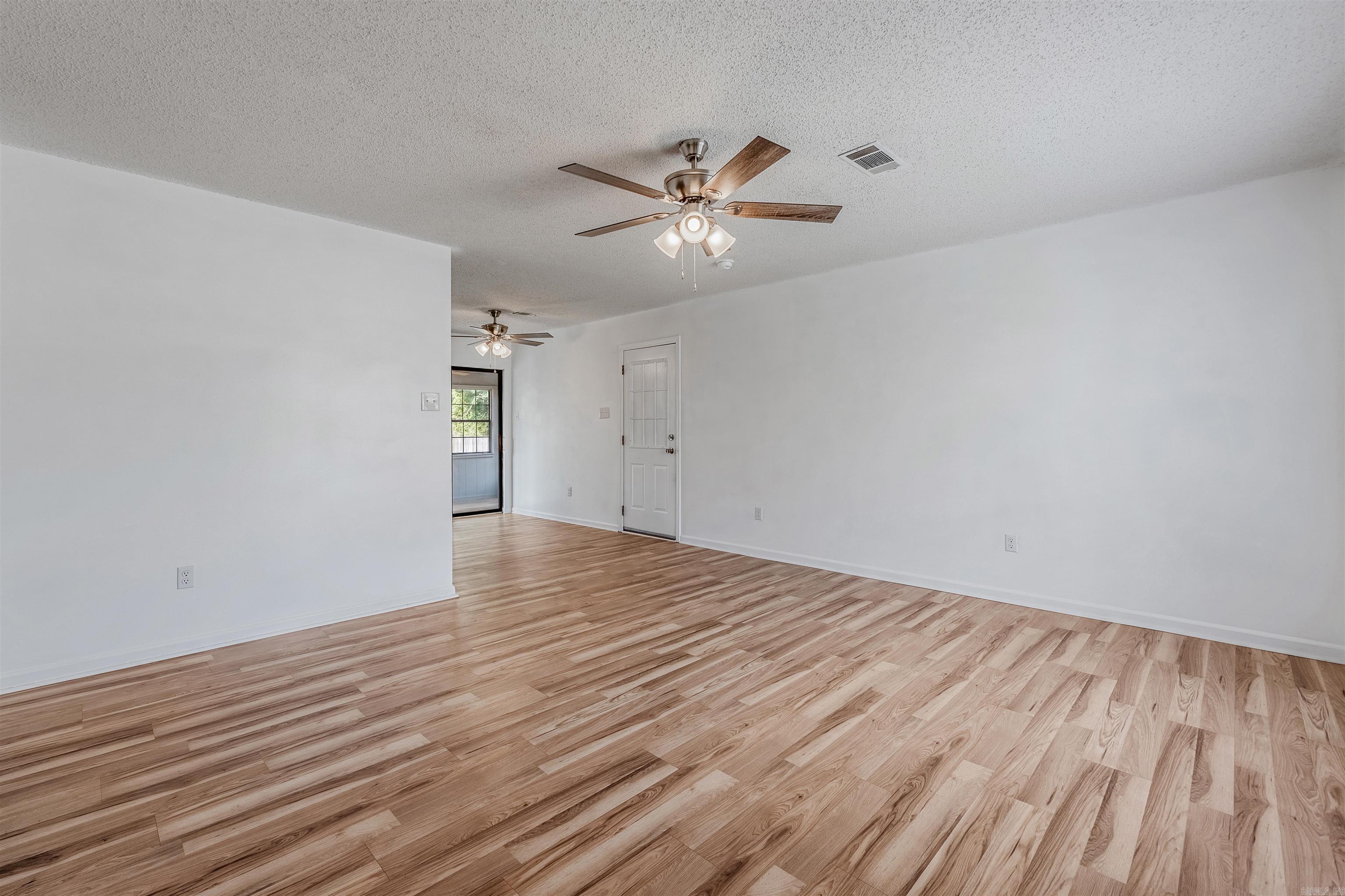 18 Steele Magnolia