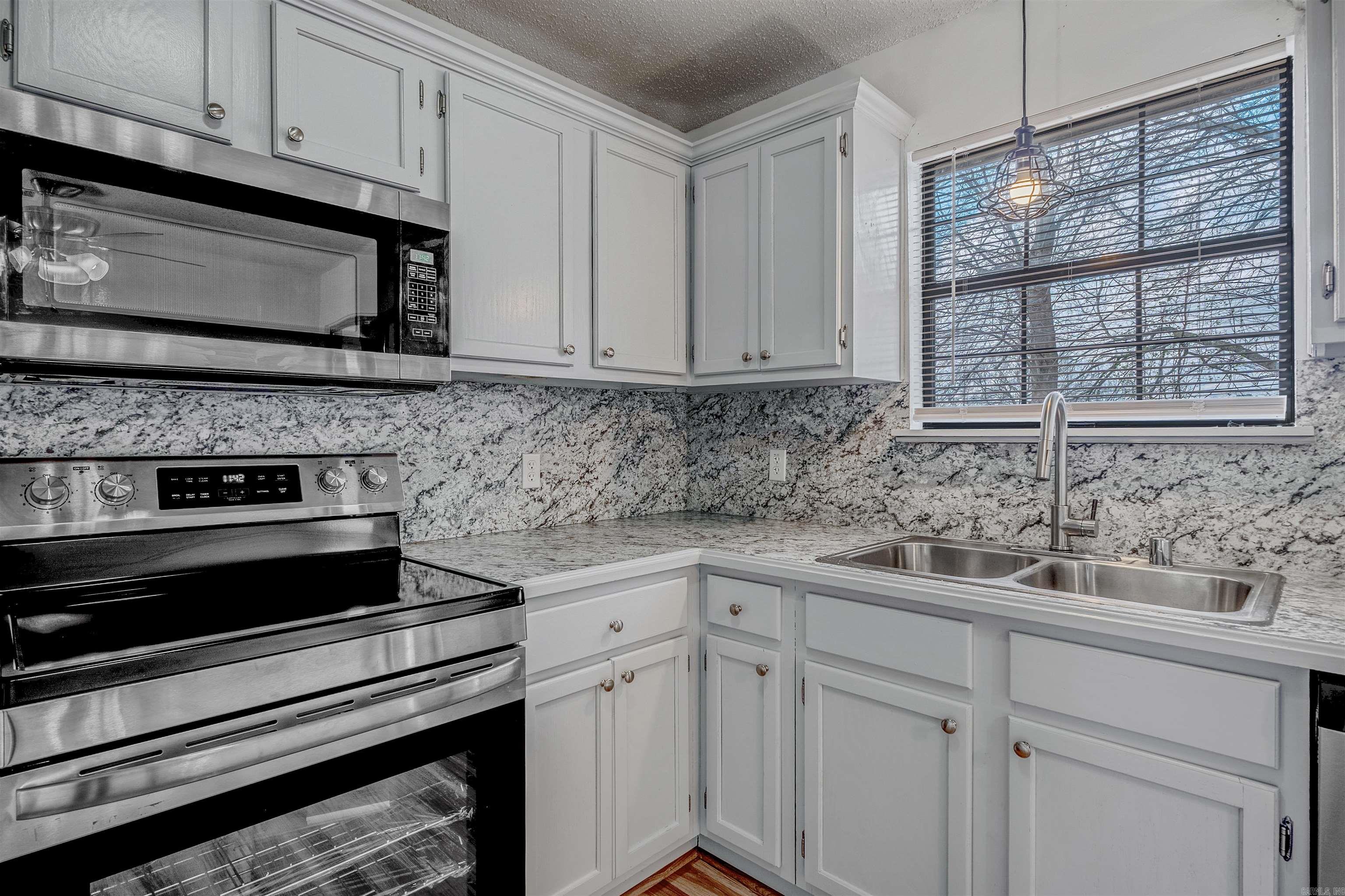 18 Steele Magnolia