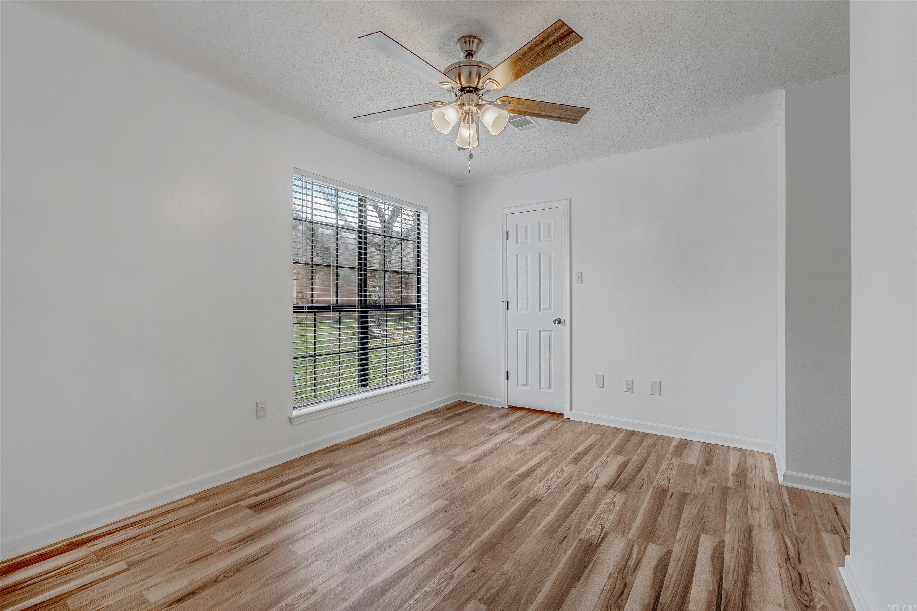 18 Steele Magnolia