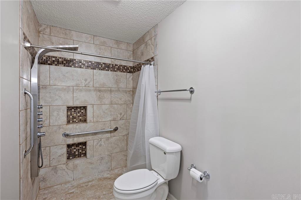 218 Canterbury Circle